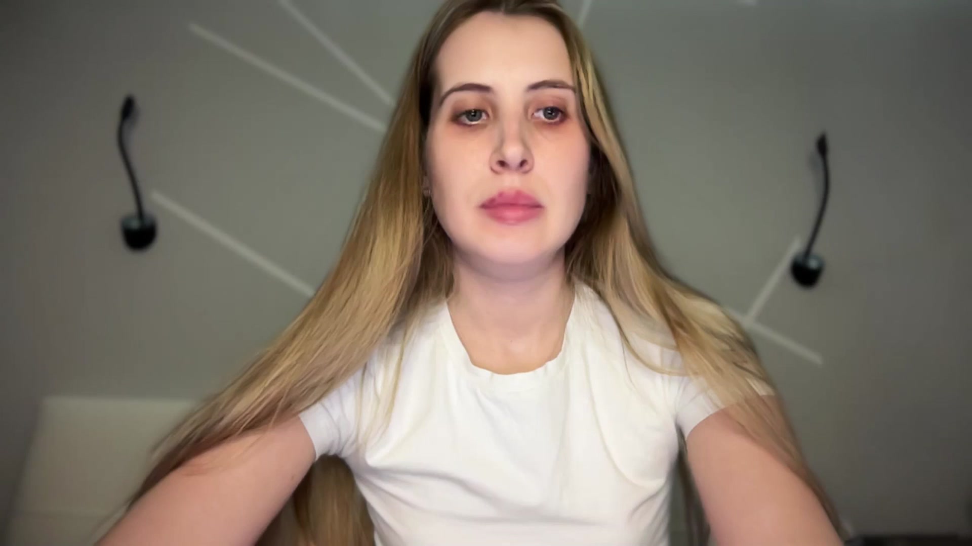 Gallery image thumbnail from MarryCox's myfreecams stream on, 04/25/2025, 13:28 image 1 of 20