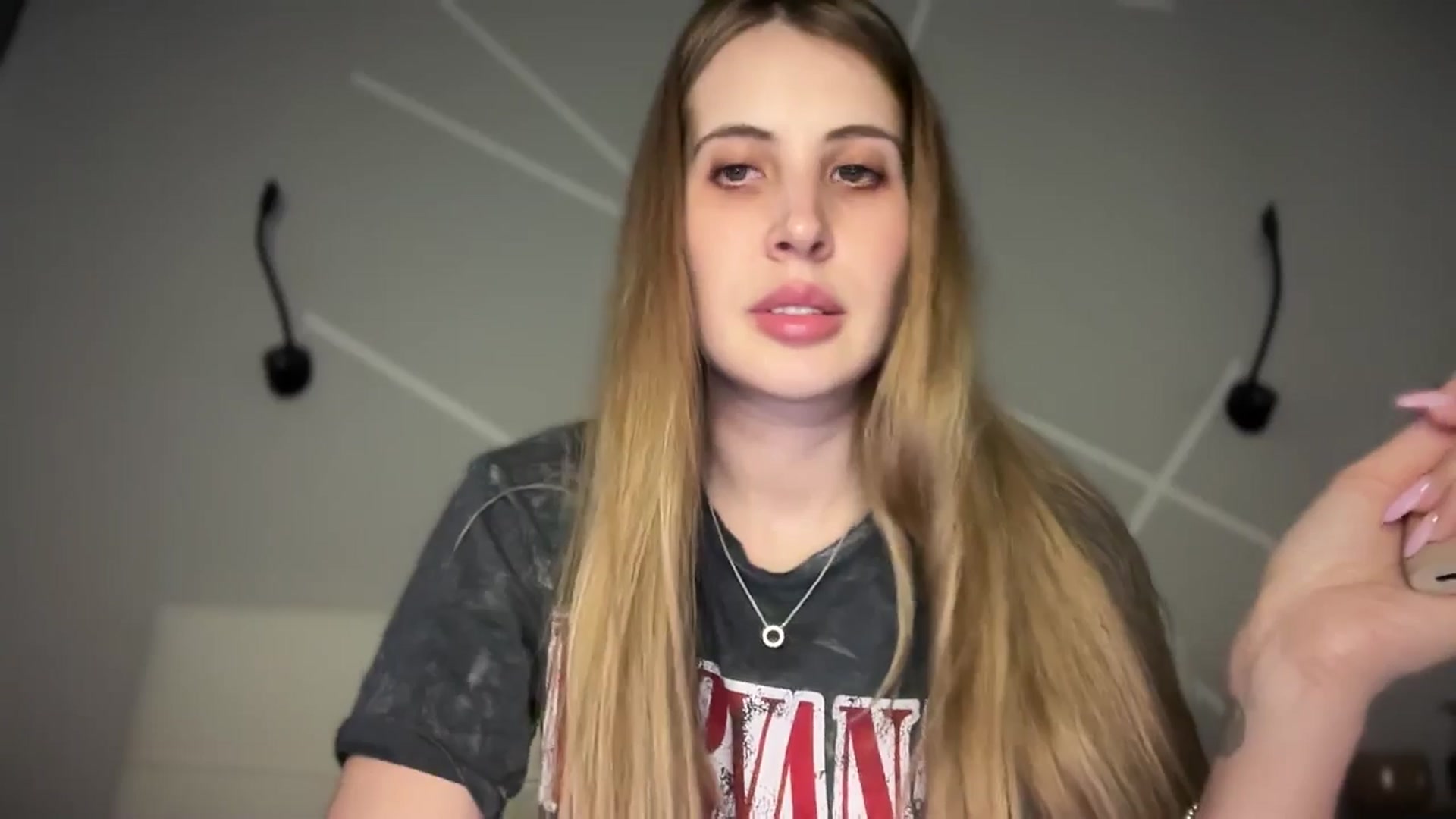 Gallery image thumbnail from MarryCox's myfreecams stream on, 04/29/2025, 13:03 image 10 of 20