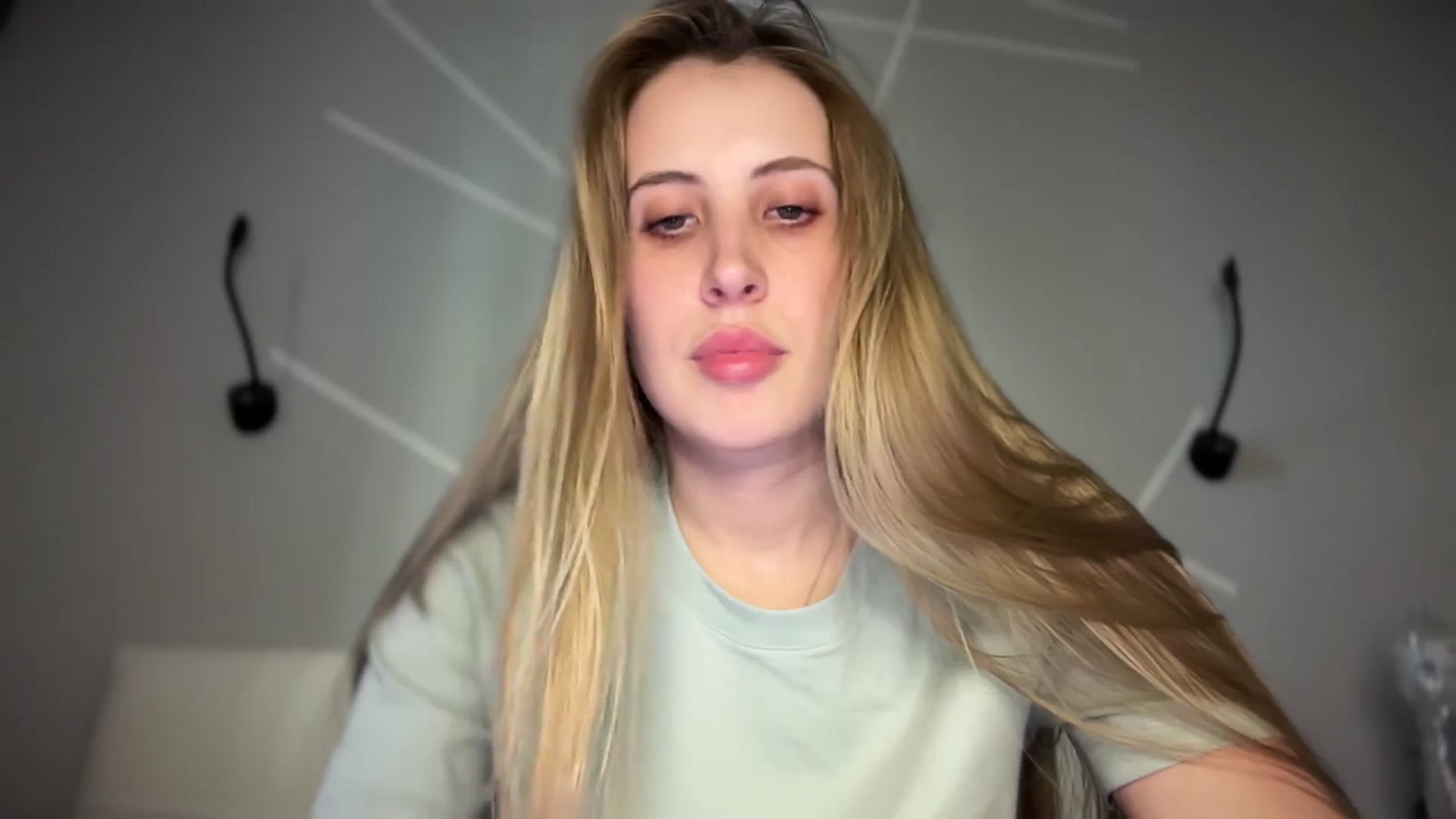 Gallery image thumbnail from MarryCox's myfreecams stream on, 05/01/2025, 14:56 image 10 of 20