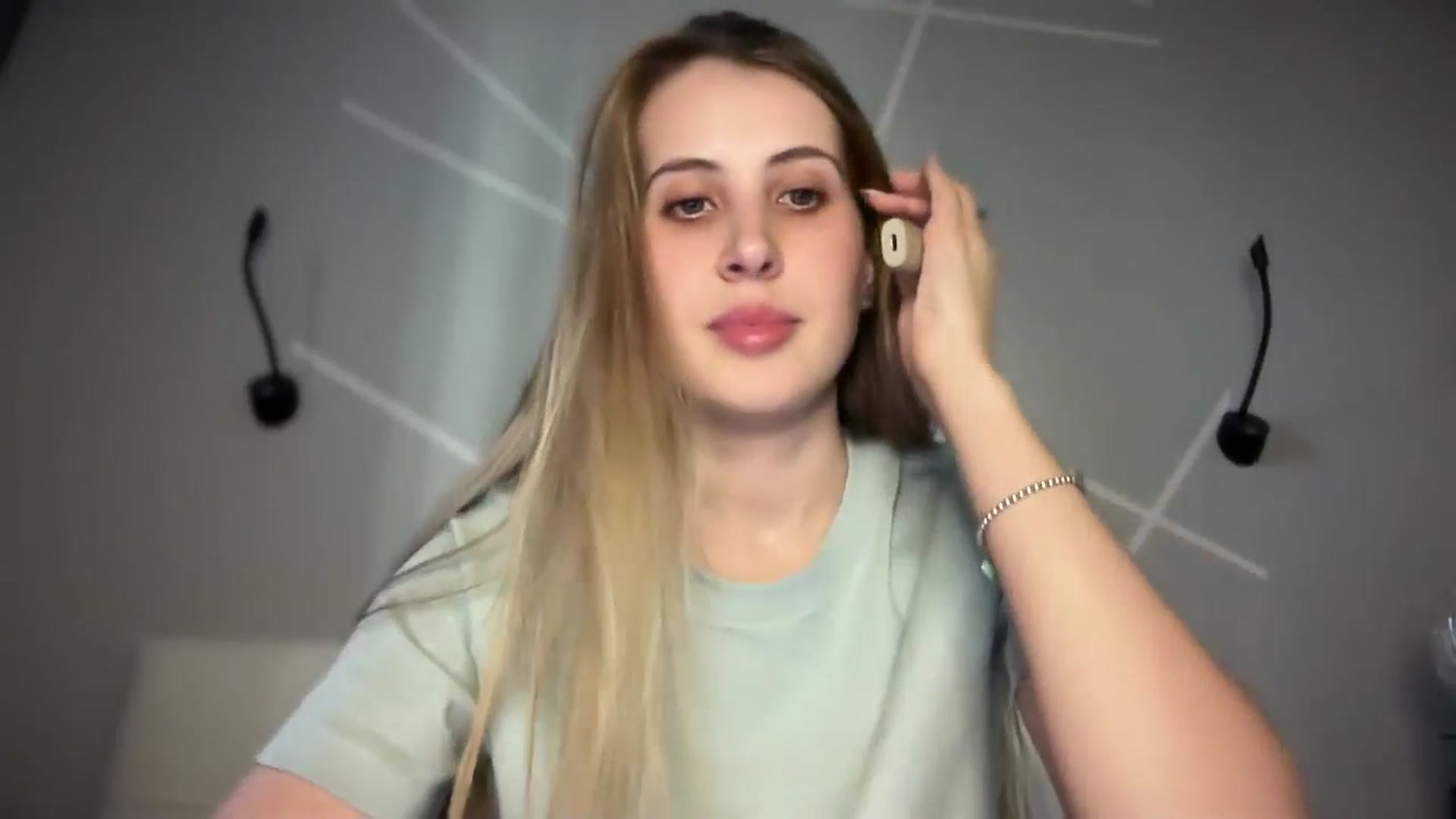 Gallery image thumbnail from MarryCox's myfreecams stream on, 05/01/2025, 14:56 image 2 of 20