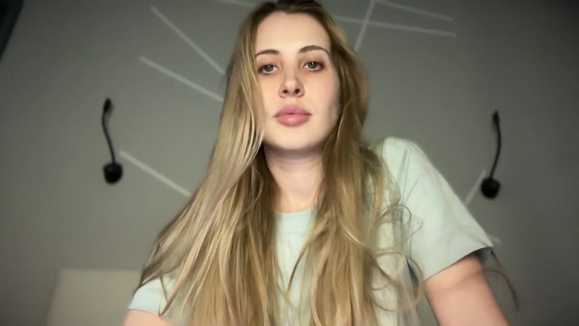 Gallery image thumbnail from MarryCox's myfreecams stream on, 05/05/2025, 13:43 image 6 of 20