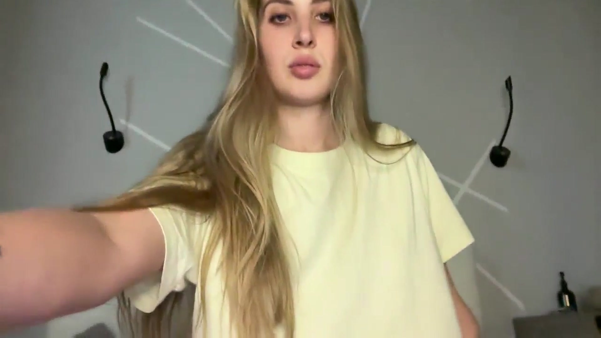 Gallery image thumbnail from MarryCox's myfreecams stream on, 05/15/2025, 14:34 image 2 of 20