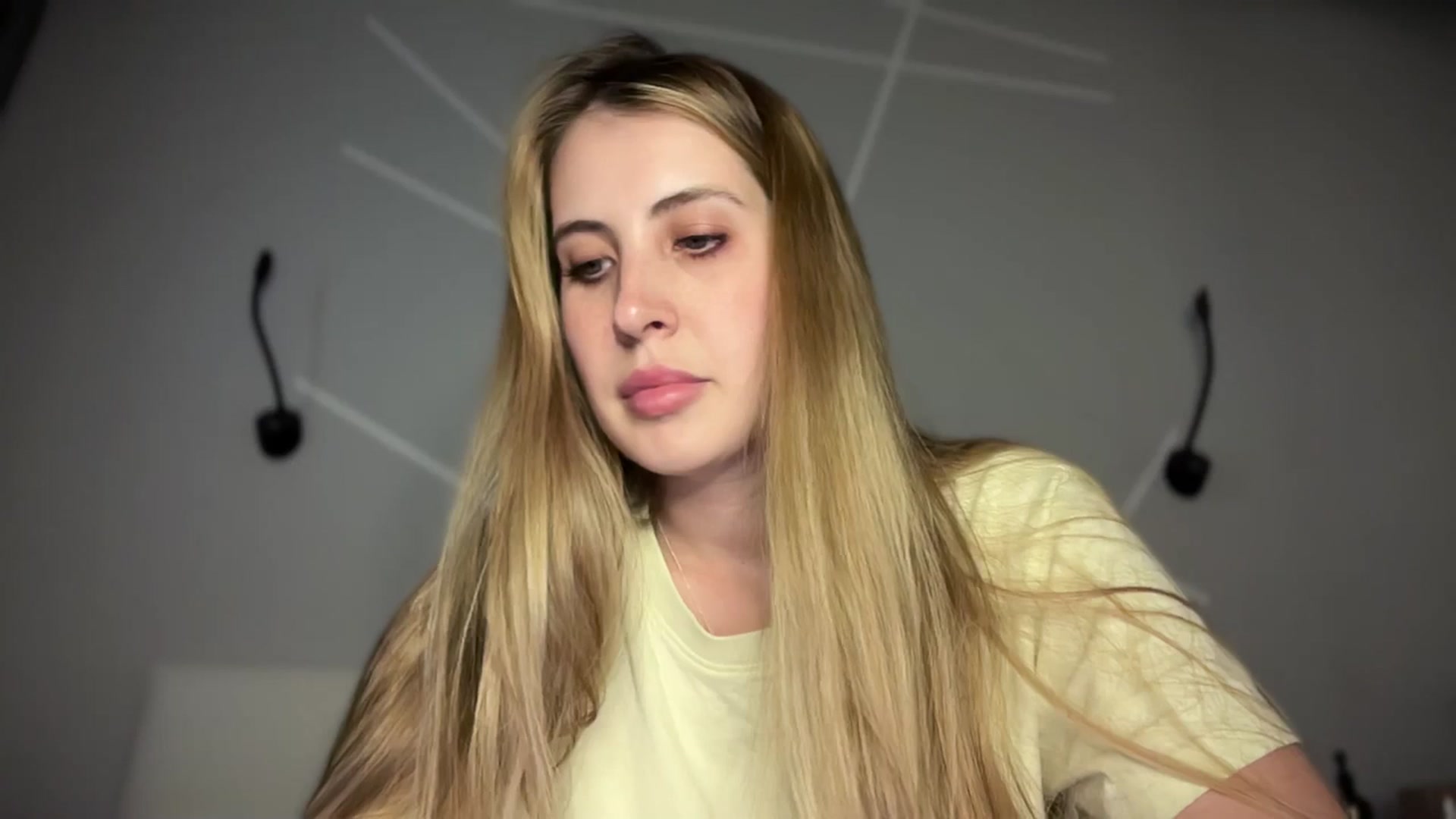 Gallery image thumbnail from MarryCox's myfreecams stream on, 05/15/2025, 14:34 image 14 of 20
