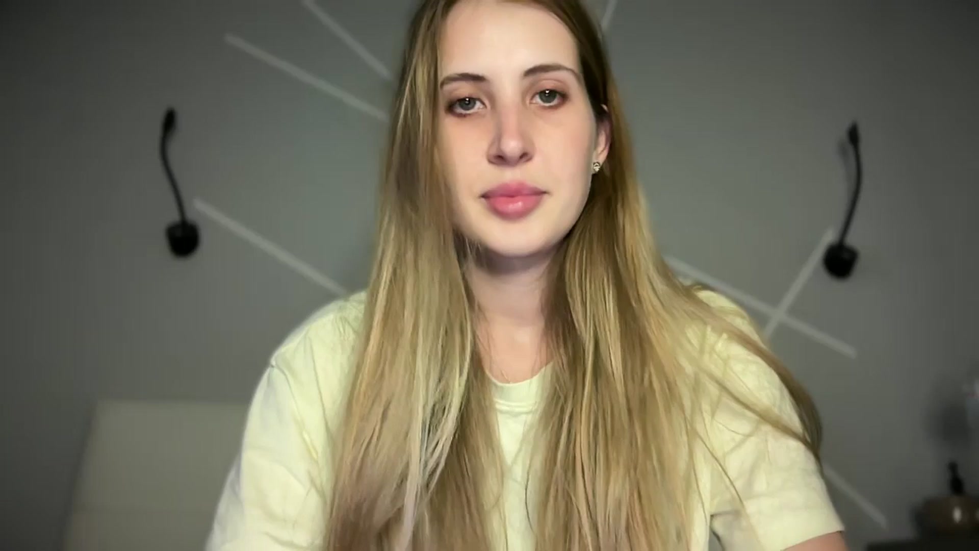 Gallery image thumbnail from MarryCox's myfreecams stream on, 05/16/2025, 13:02 image 9 of 20