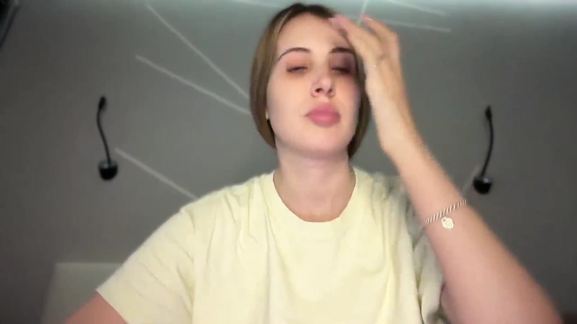 Gallery image thumbnail from MarryCox's myfreecams stream on, 05/26/2025, 14:22 image 10 of 20