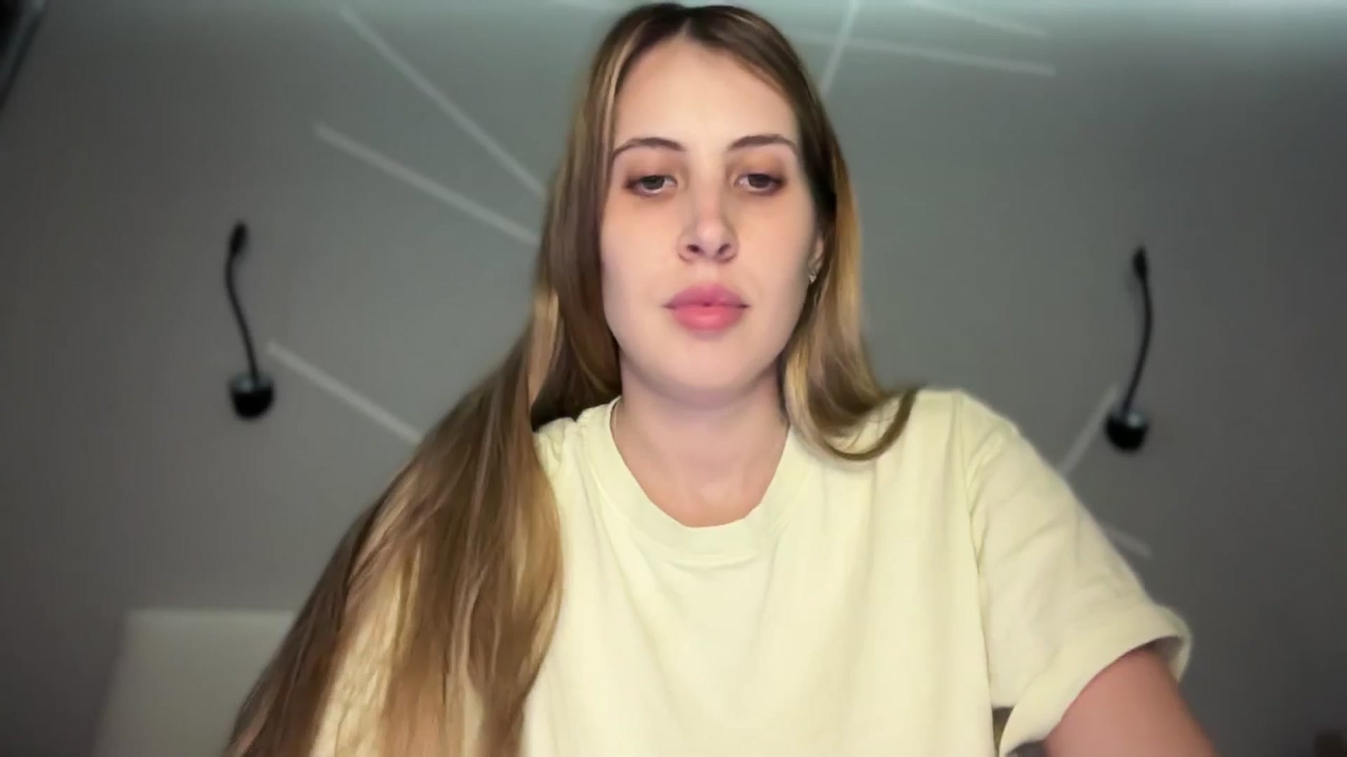 Gallery image thumbnail from MarryCox's myfreecams stream on, 05/26/2025, 14:22 image 11 of 20