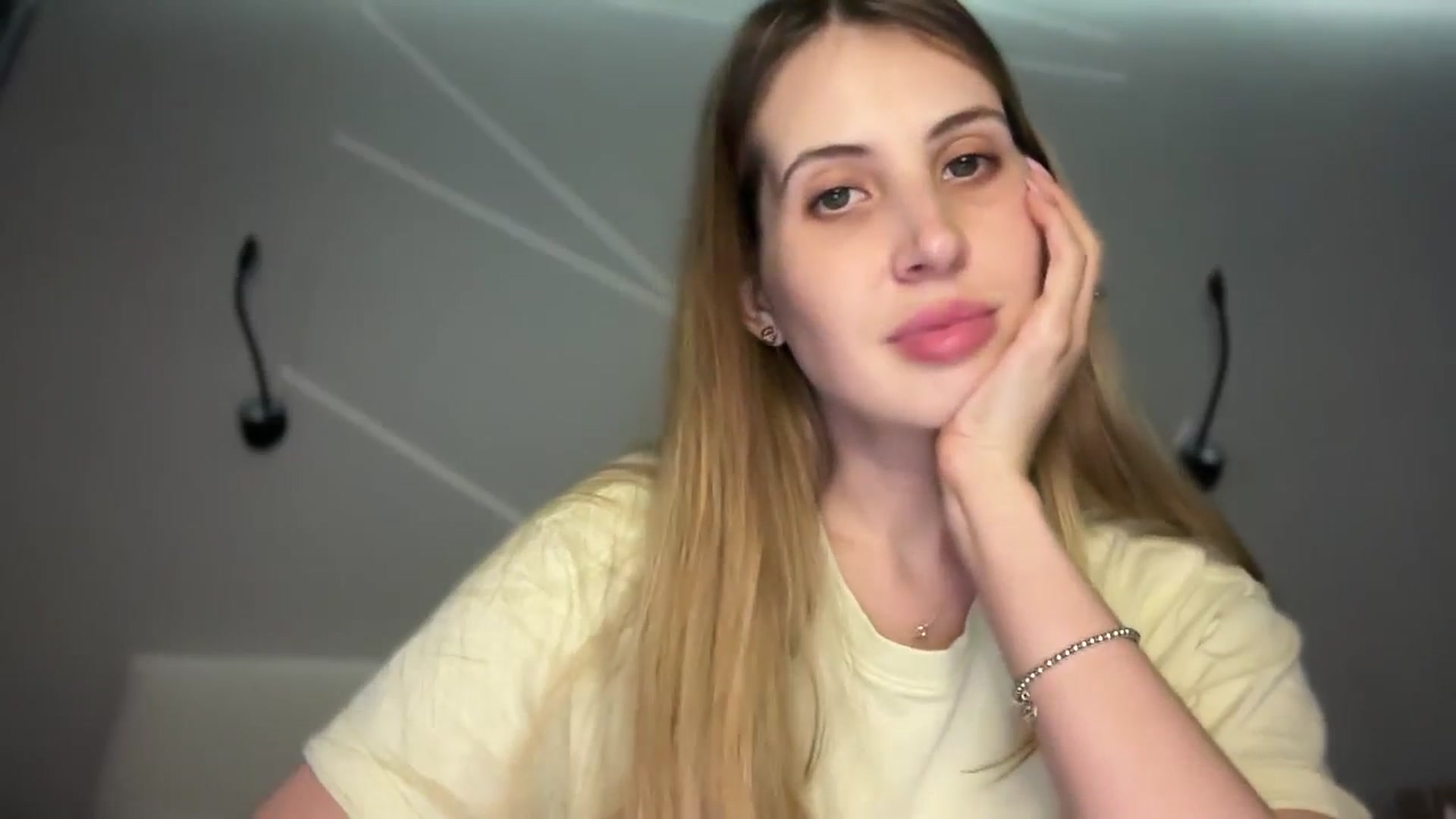 Gallery image thumbnail from MarryCox's myfreecams stream on, 05/26/2025, 14:22 image 19 of 20