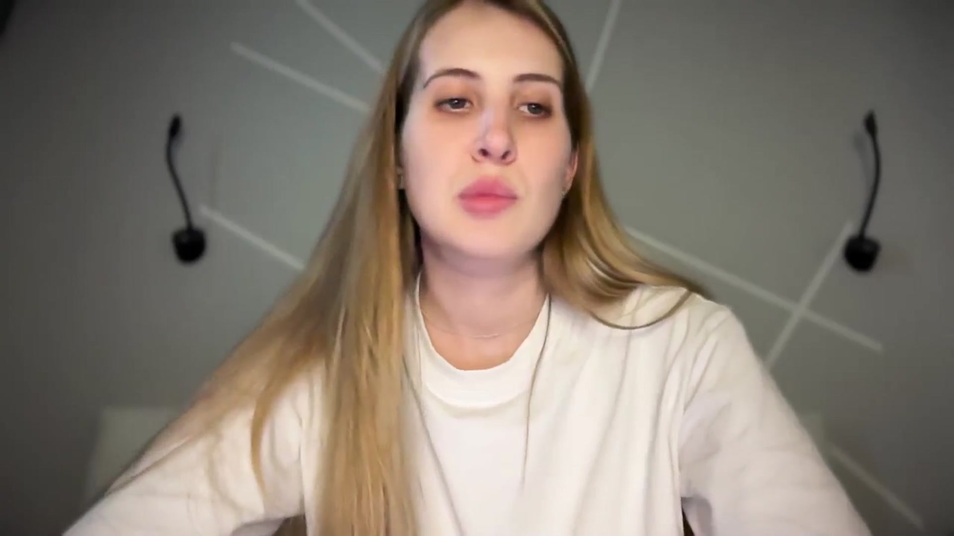 Gallery image thumbnail from MarryCox's myfreecams stream on, 06/03/2025, 13:37 image 11 of 20