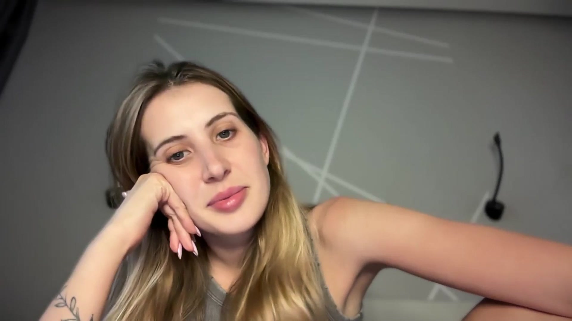 Gallery image thumbnail from MarryCox's myfreecams stream on, 06/10/2025, 14:21 image 8 of 20