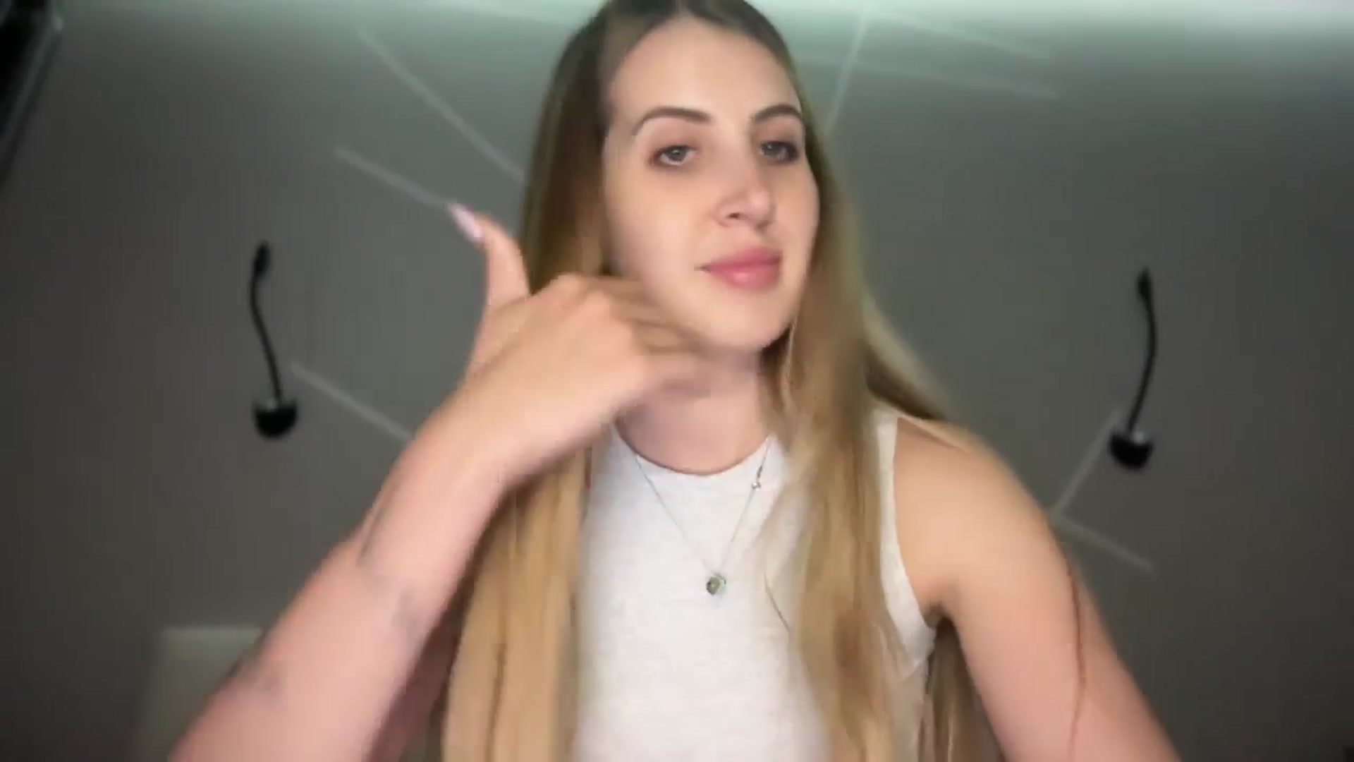 Gallery image thumbnail from MarryCox's myfreecams stream on, 06/17/2025, 12:44 image 9 of 20
