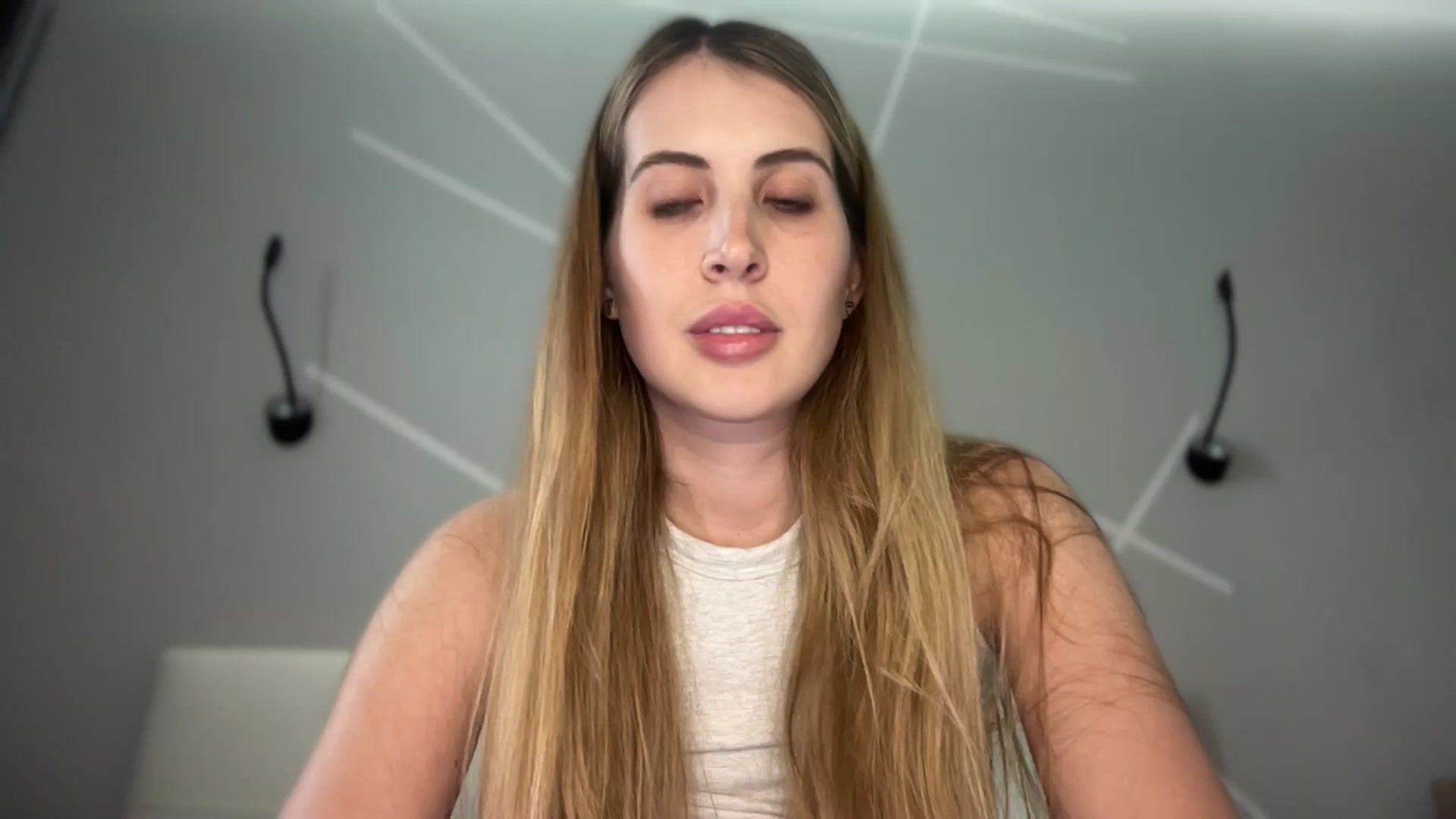 Gallery image thumbnail from MarryCox's myfreecams stream on, 06/17/2025, 13:02 image 18 of 20
