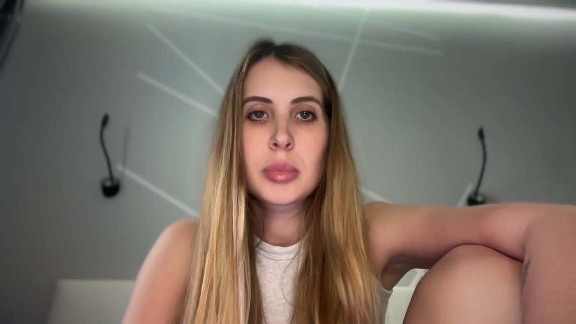 Gallery image thumbnail from MarryCox's myfreecams stream on, 06/17/2025, 14:57 image 6 of 20