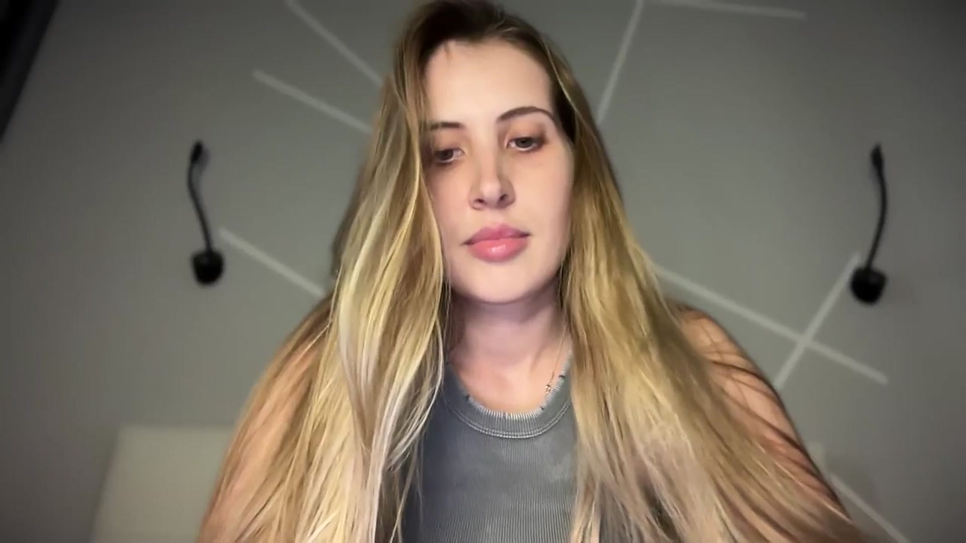 Gallery image thumbnail from MarryCox's myfreecams stream on, 06/18/2025, 14:45 image 3 of 20