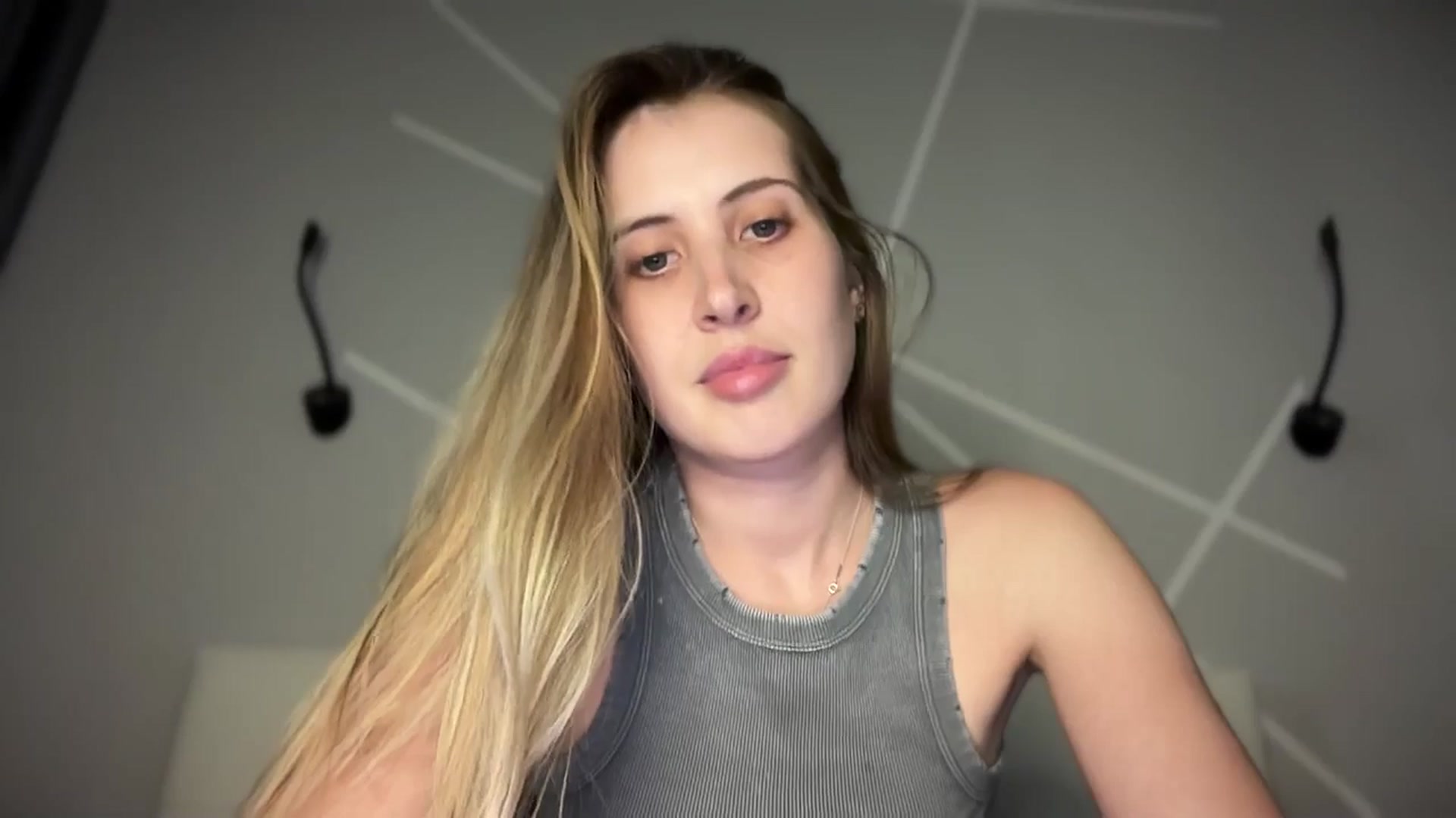 Gallery image thumbnail from MarryCox's myfreecams stream on, 06/18/2025, 14:45 image 15 of 20