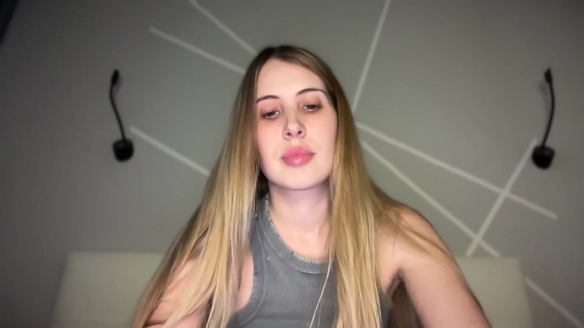 Gallery image thumbnail from MarryCox's myfreecams stream on, 06/24/2025, 13:52 image 10 of 20