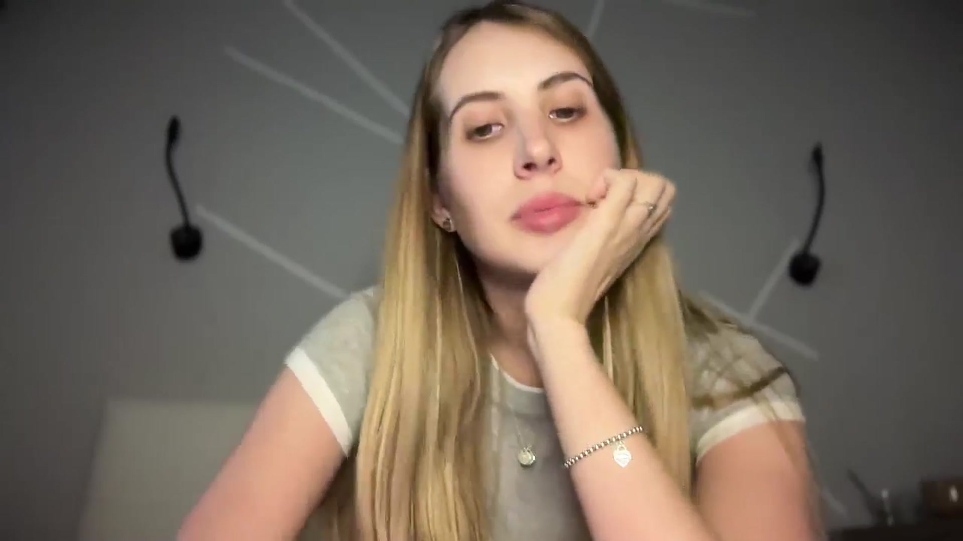 Gallery image thumbnail from MarryCox's myfreecams stream on, 06/27/2025, 14:03 image 8 of 20