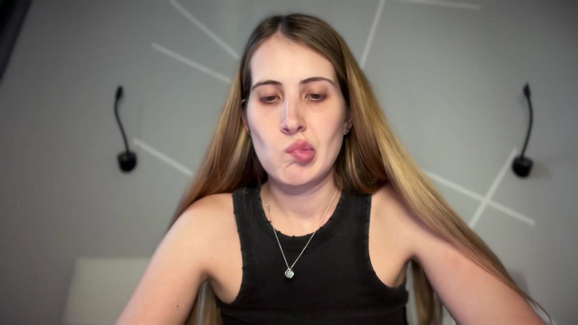 Gallery image thumbnail from MarryCox's myfreecams stream on, 07/03/2025, 14:54 image 2 of 20