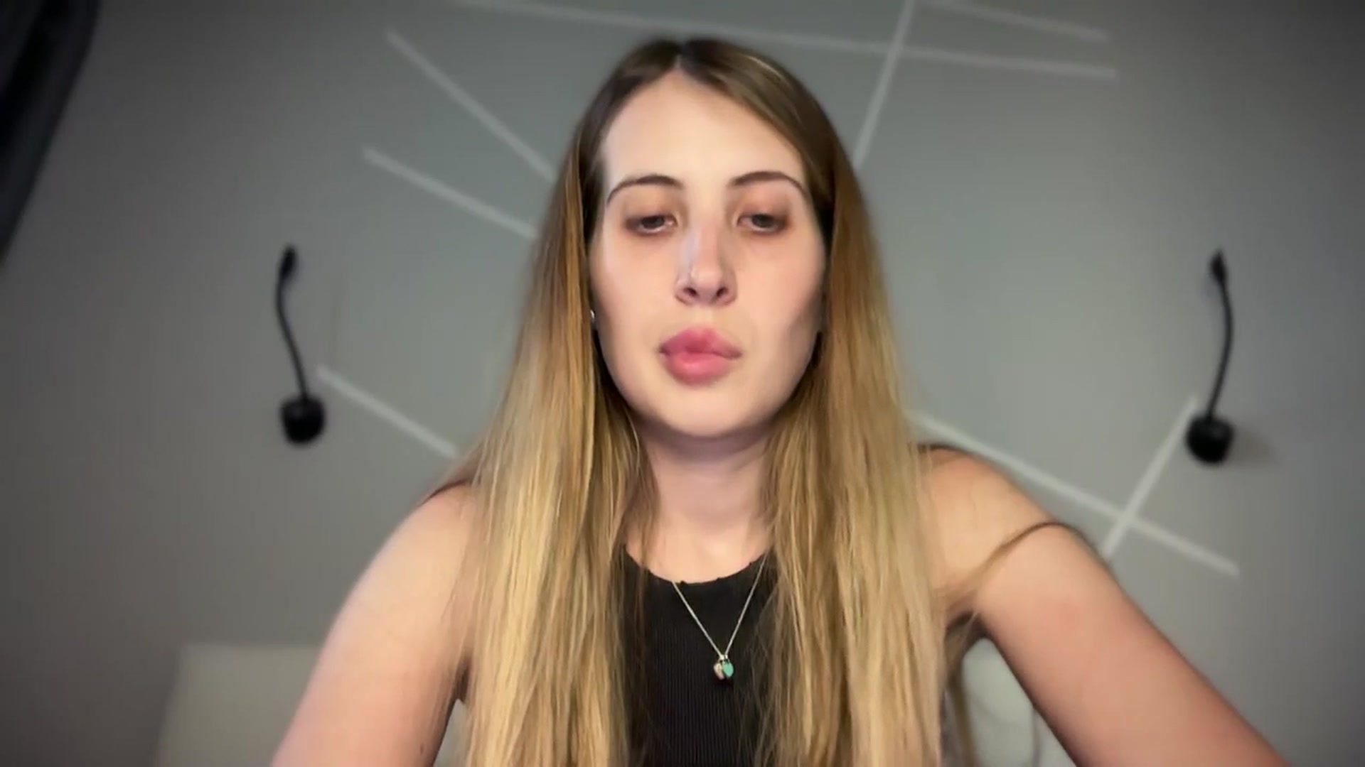 Gallery image thumbnail from MarryCox's myfreecams stream on, 07/03/2025, 15:19 image 16 of 20