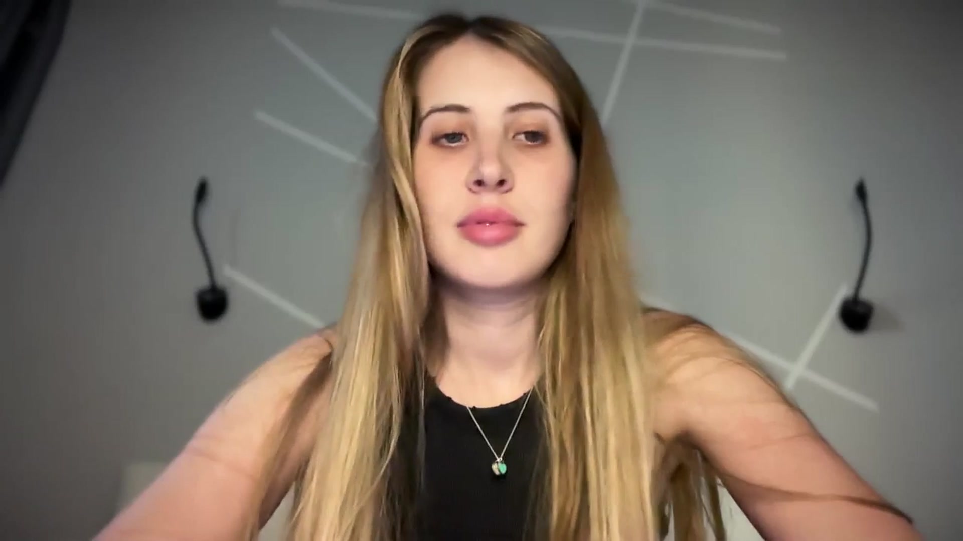 Gallery image thumbnail from MarryCox's myfreecams stream on, 07/03/2025, 15:19 image 12 of 20
