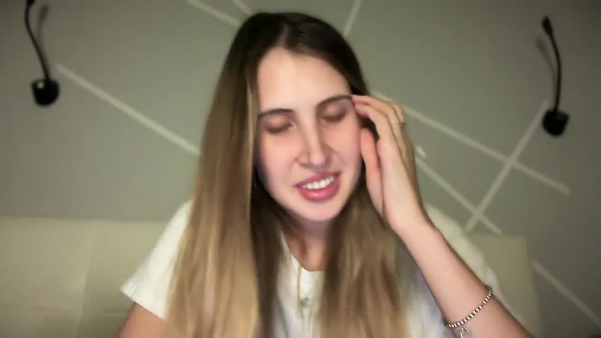 Gallery image thumbnail from MarryCox's myfreecams stream on, 09/17/2025, 14:06 image 15 of 20