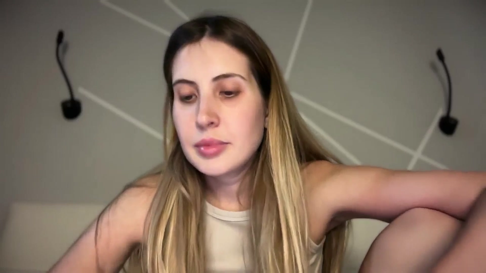 Gallery image thumbnail from MarryCox's myfreecams stream on, 09/22/2025, 14:14 image 4 of 20