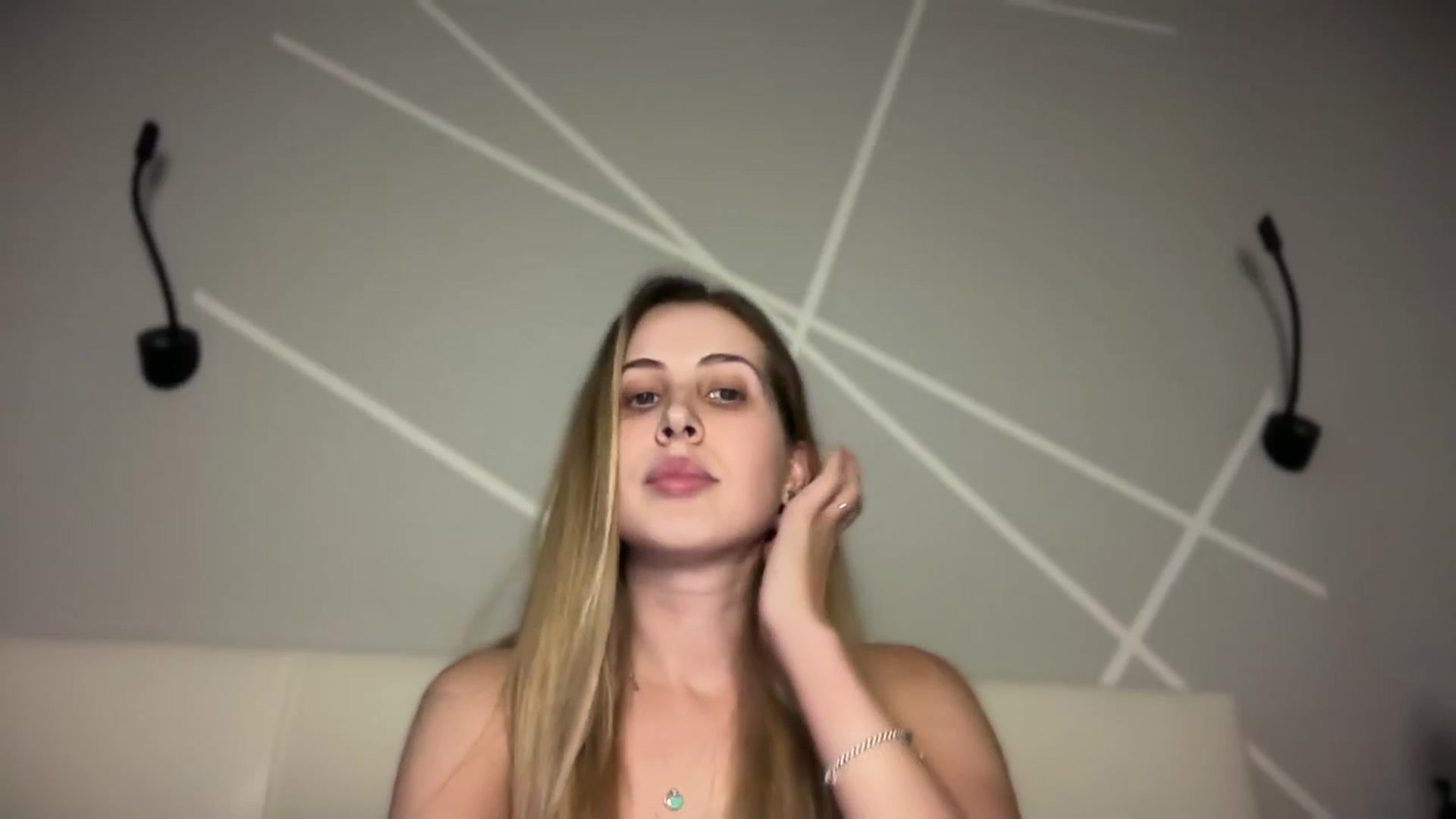 Gallery image thumbnail from MarryCox's myfreecams stream on, 09/24/2025, 14:23 image 17 of 20