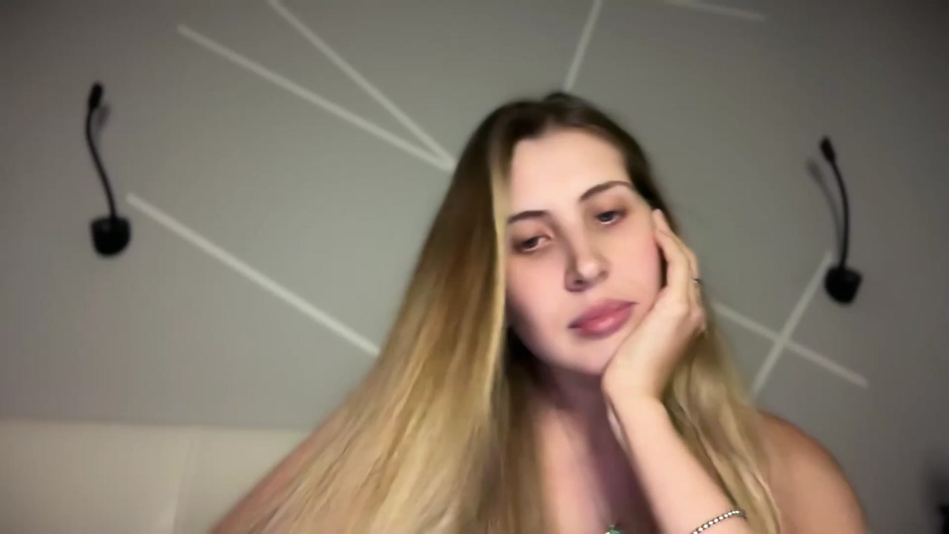Gallery image thumbnail from MarryCox's myfreecams stream on, 09/24/2025, 14:23 image 14 of 20