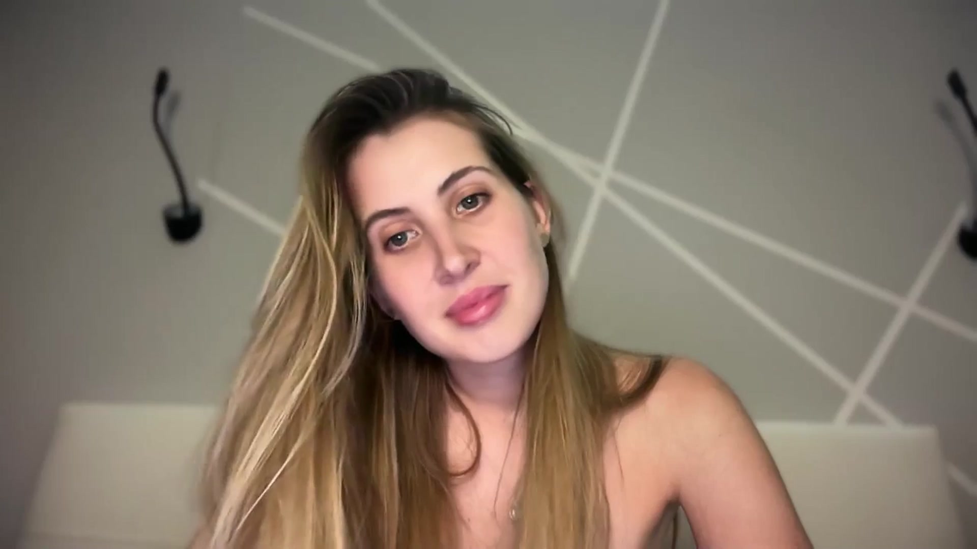 Gallery image thumbnail from MarryCox's myfreecams stream on, 10/07/2025, 13:44 image 17 of 20