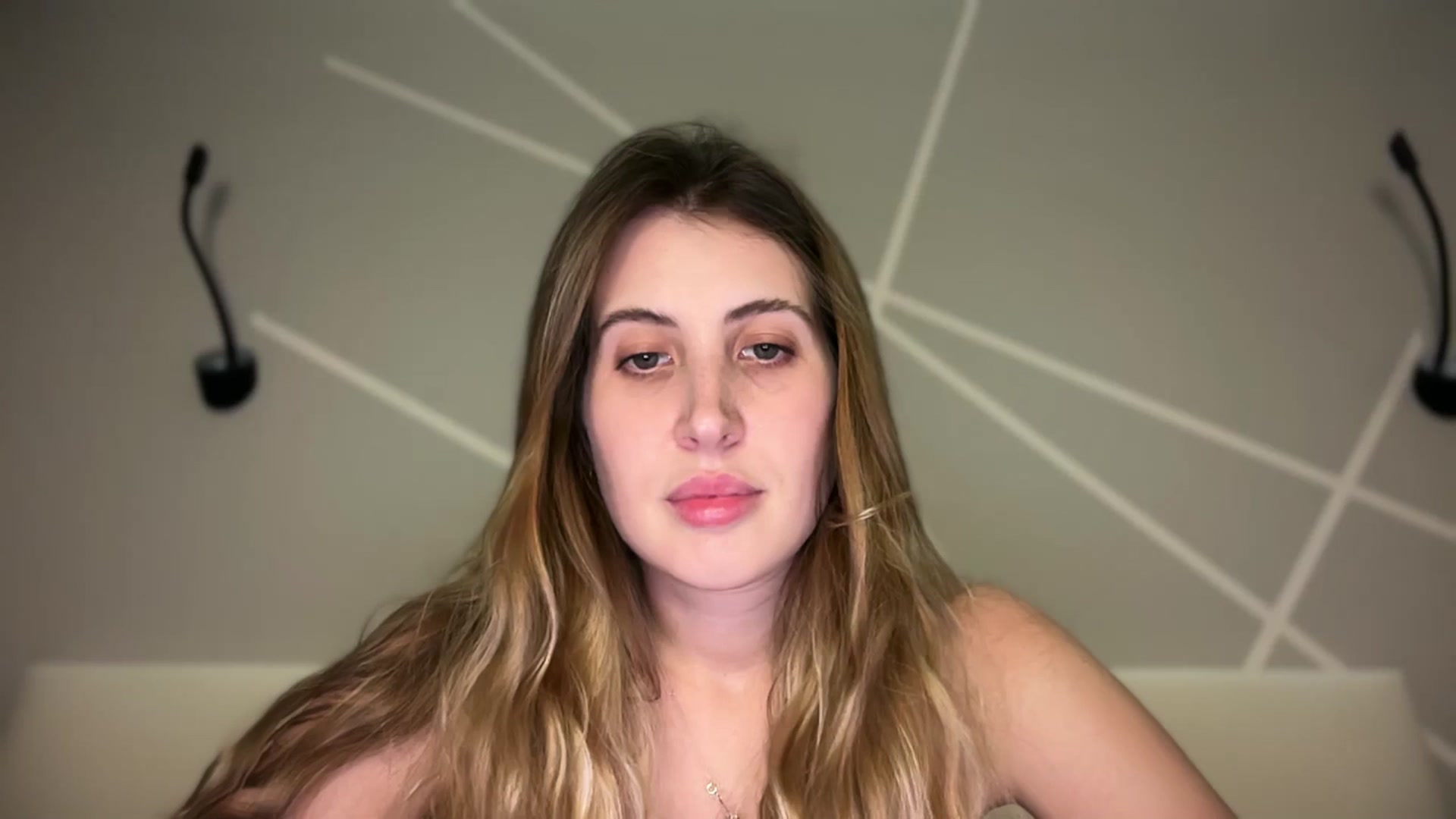 Gallery image thumbnail from MarryCox's myfreecams stream on, 10/14/2025, 14:11 image 16 of 20