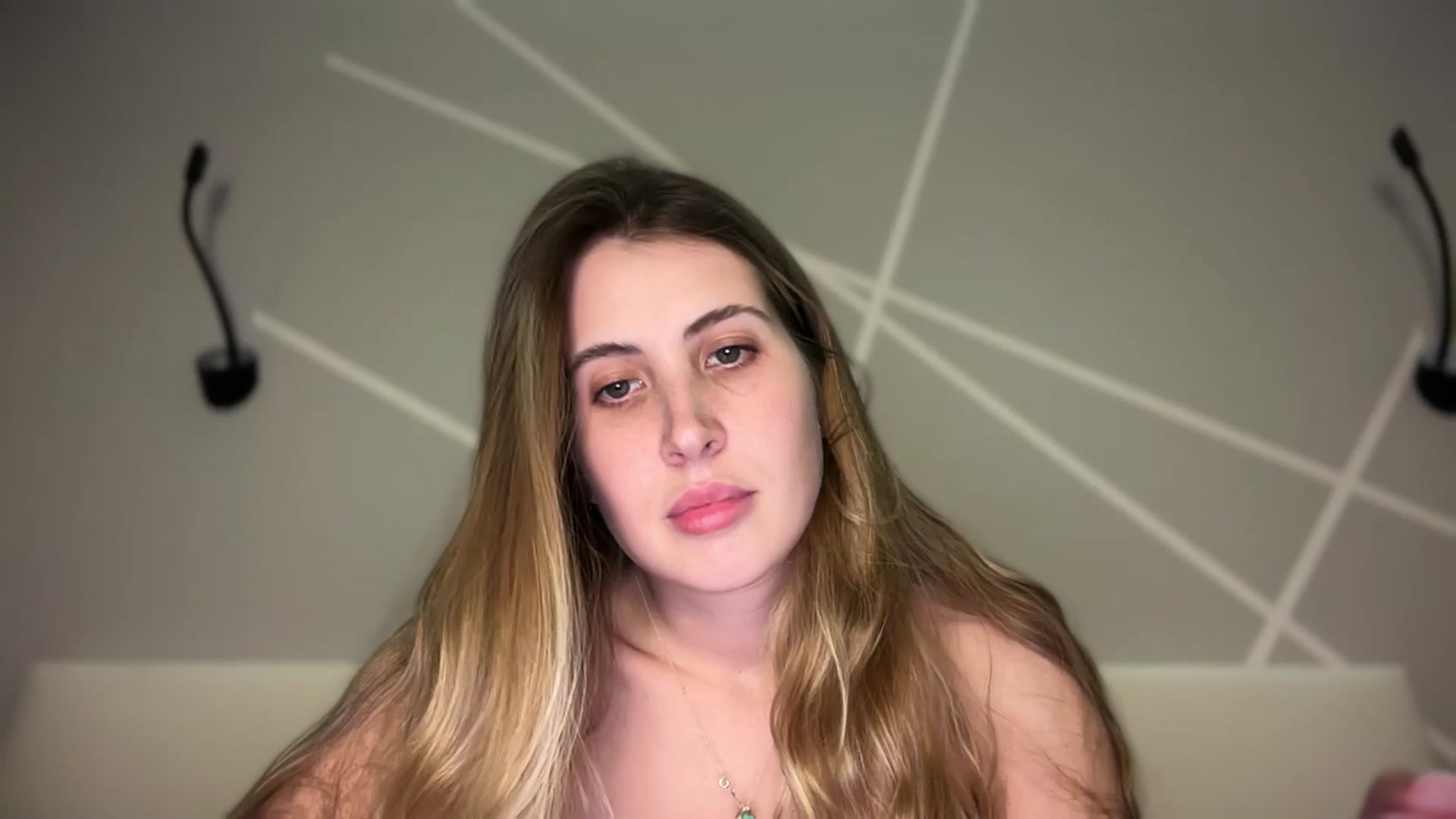 Gallery image thumbnail from MarryCox's myfreecams stream on, 10/14/2025, 14:11 image 8 of 20