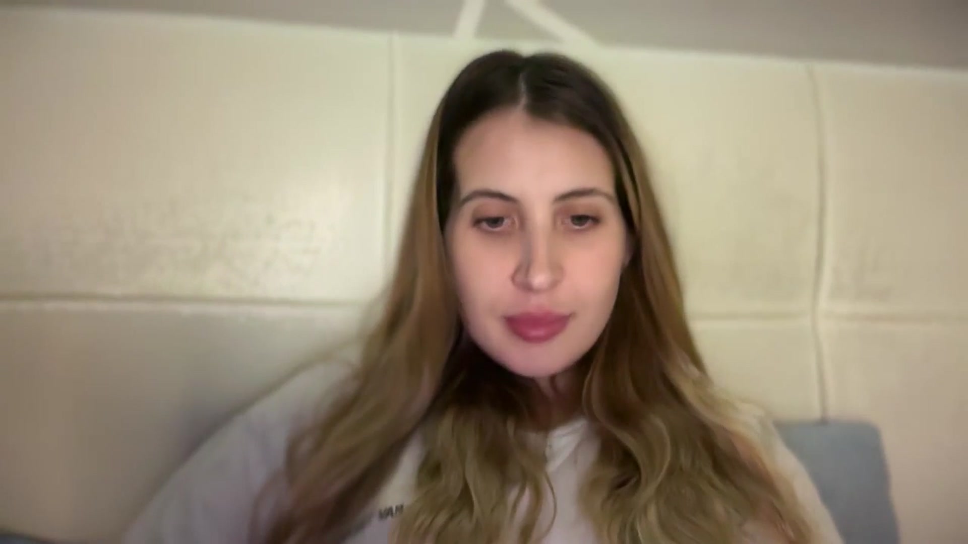 Gallery image thumbnail from MarryCox's myfreecams stream on, 10/15/2025, 14:09 image 16 of 20