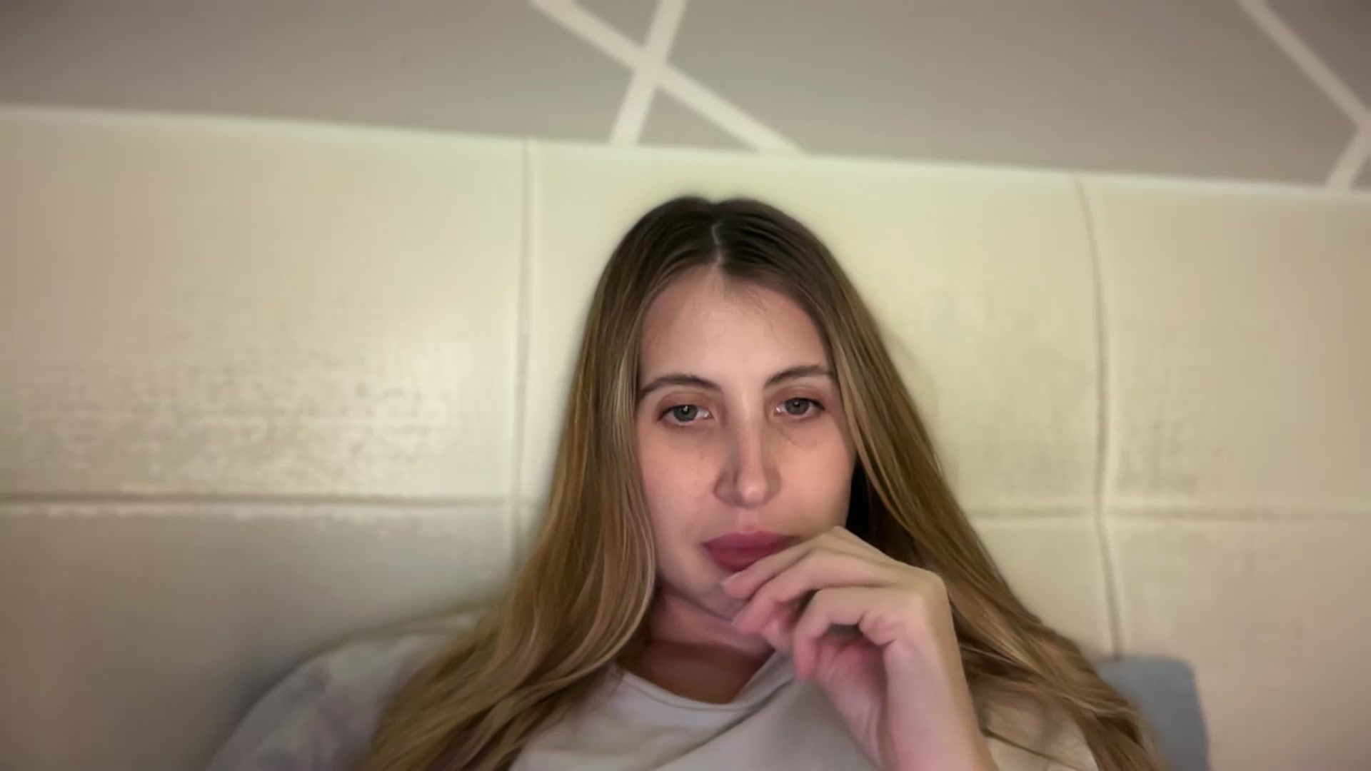 Gallery image thumbnail from MarryCox's myfreecams stream on, 10/15/2025, 14:09 image 19 of 20