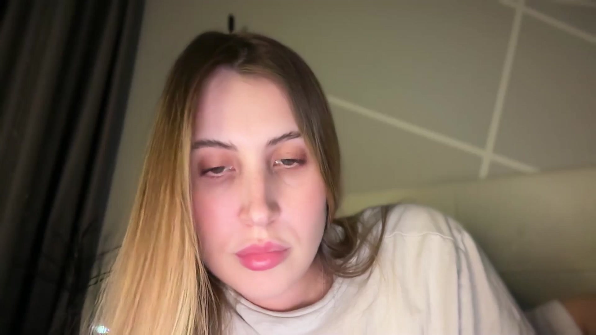 Gallery image thumbnail from MarryCox's myfreecams stream on, 10/16/2025, 14:39 image 12 of 20
