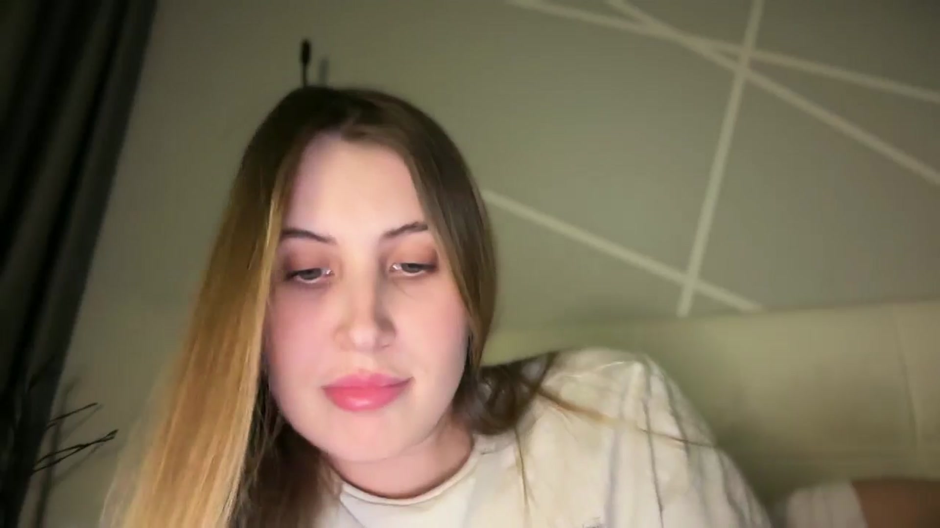 Gallery image thumbnail from MarryCox's myfreecams stream on, 10/16/2025, 14:39 image 8 of 20