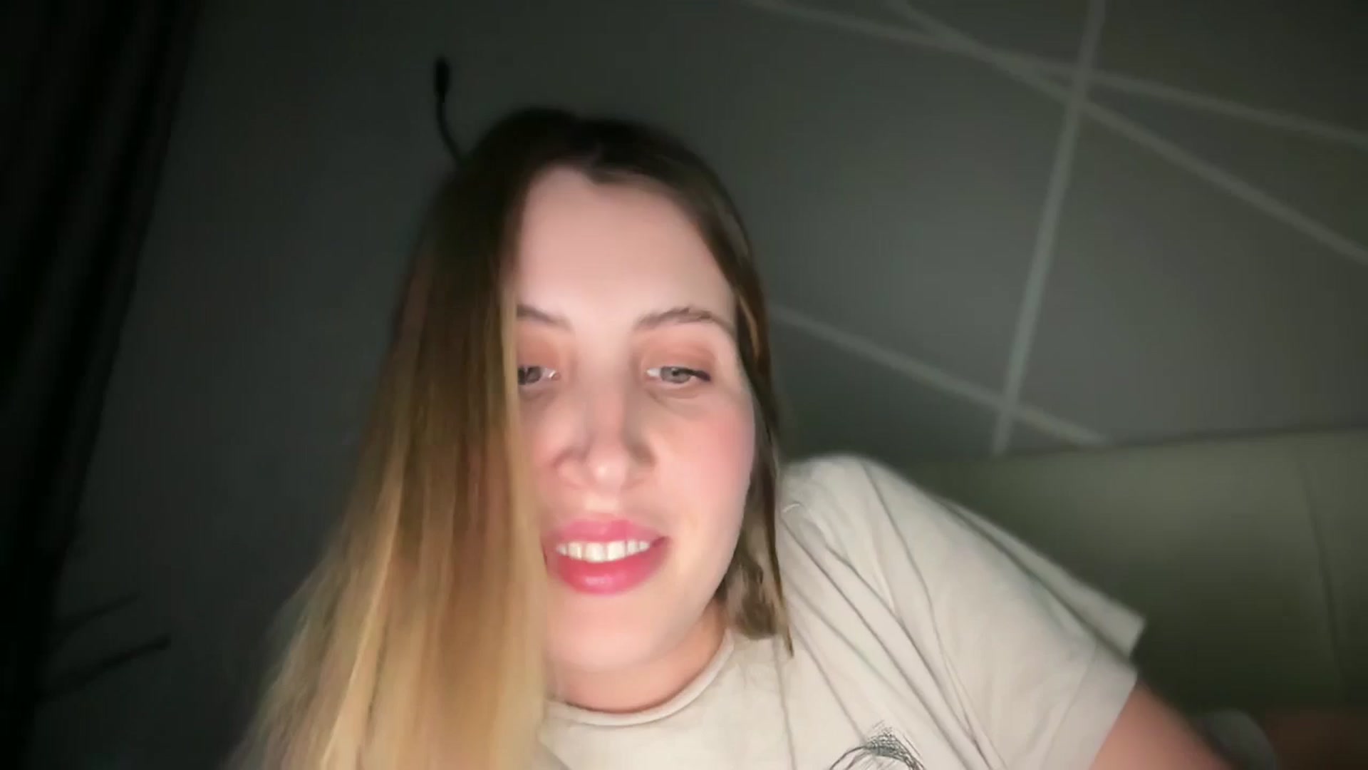 Gallery image thumbnail from MarryCox's myfreecams stream on, 10/16/2025, 14:39 image 16 of 20