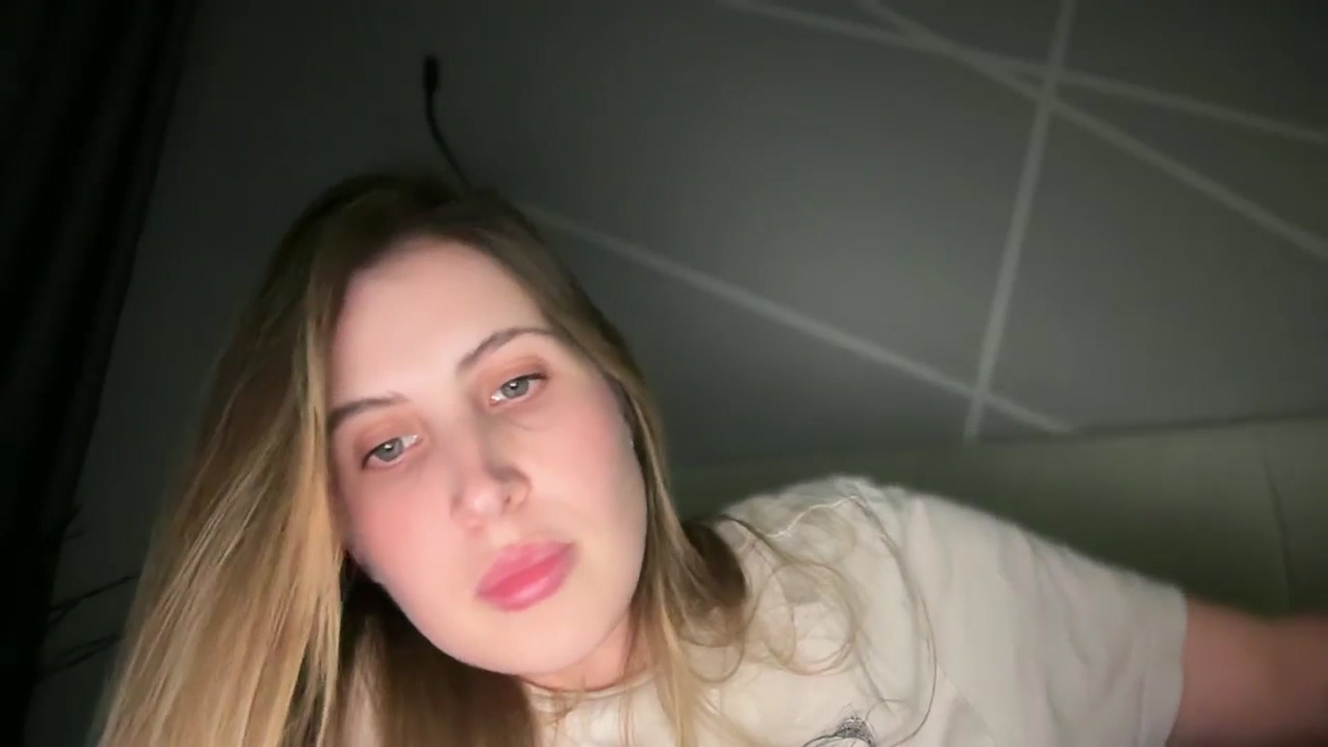 Gallery image thumbnail from MarryCox's myfreecams stream on, 10/16/2025, 14:39 image 19 of 20