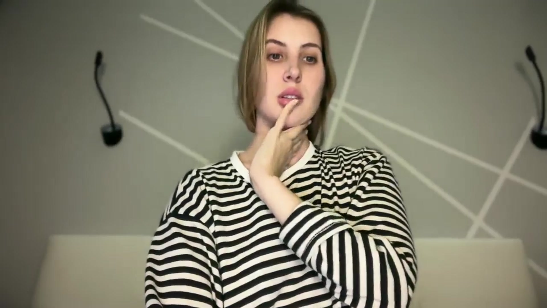 Gallery image thumbnail from MarryCox's myfreecams stream on, 10/17/2025, 13:21 image 3 of 20