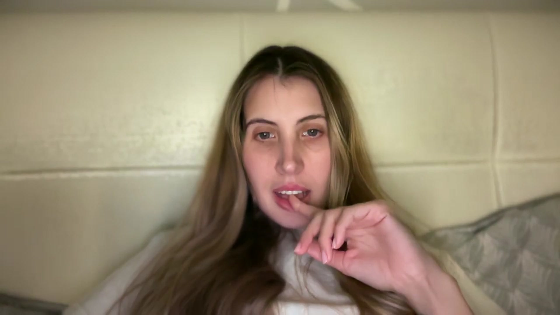 Gallery image thumbnail from MarryCox's myfreecams stream on, 10/29/2025, 14:46 image 16 of 20
