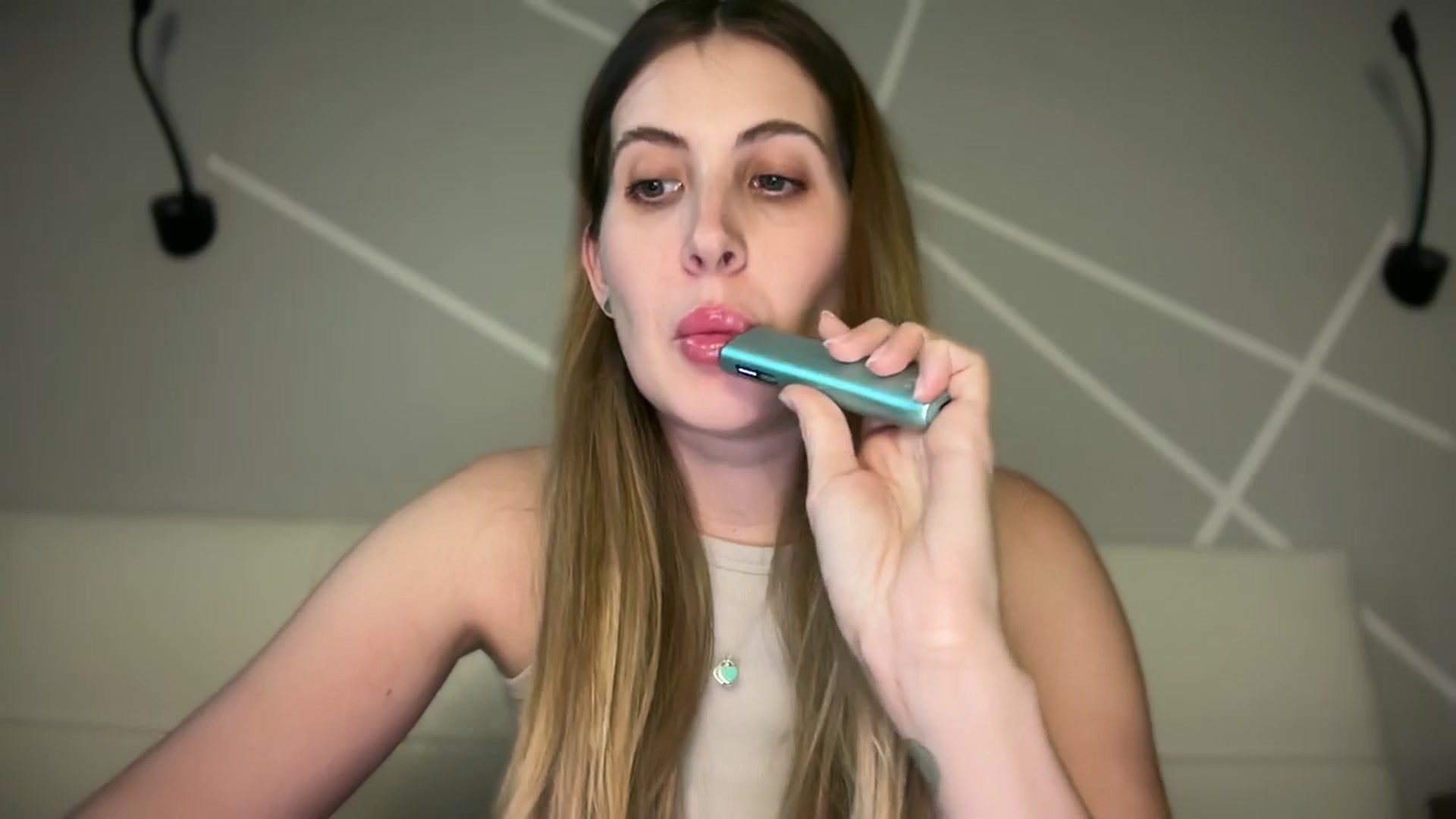 Gallery image thumbnail from MarryCox's myfreecams stream on, 11/03/2025, 14:04 image 10 of 20