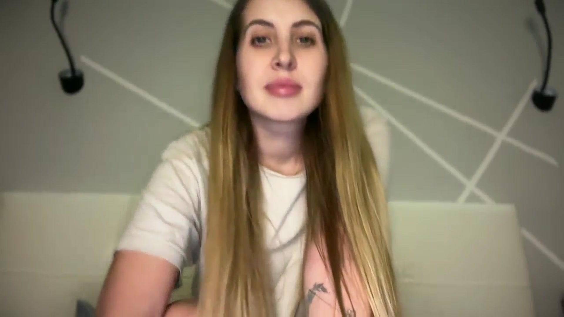 Gallery image thumbnail from MarryCox's myfreecams stream on, 11/17/2025, 14:19 image 13 of 20