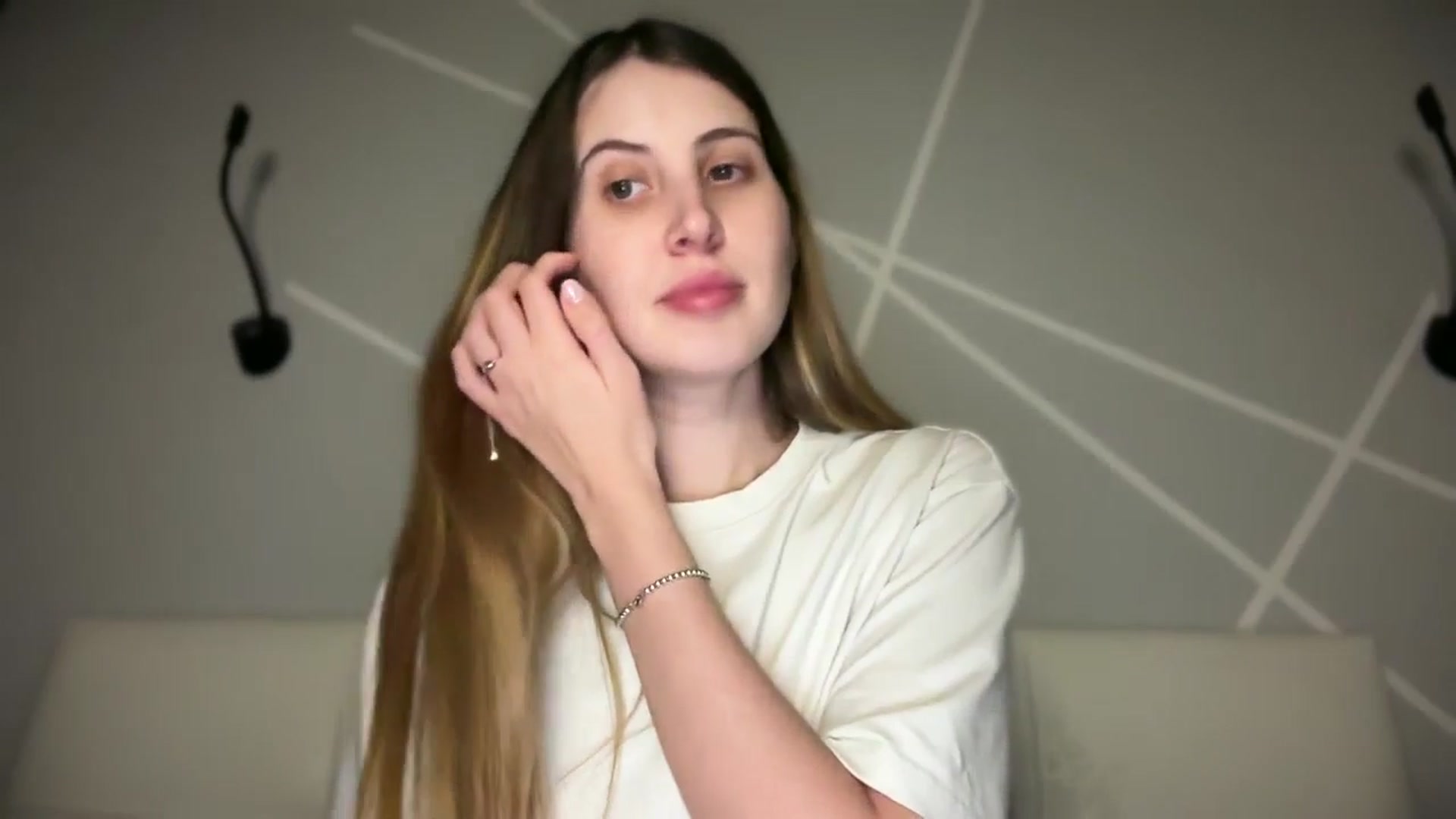 Gallery image thumbnail from MarryCox's myfreecams stream on, 03/20/2026, 14:53 image 3 of 20