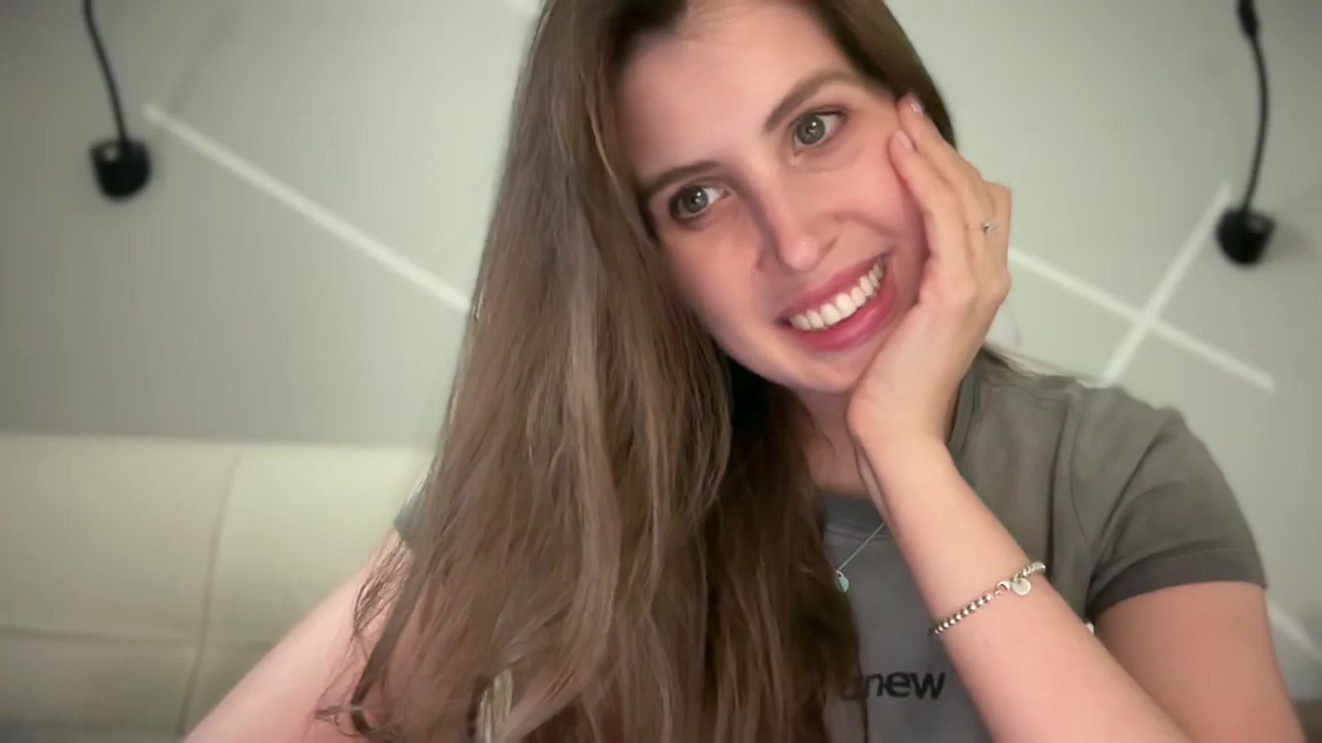 Gallery image thumbnail from MarryCox's myfreecams stream on, 05/05/2026, 13:16 image 8 of 20