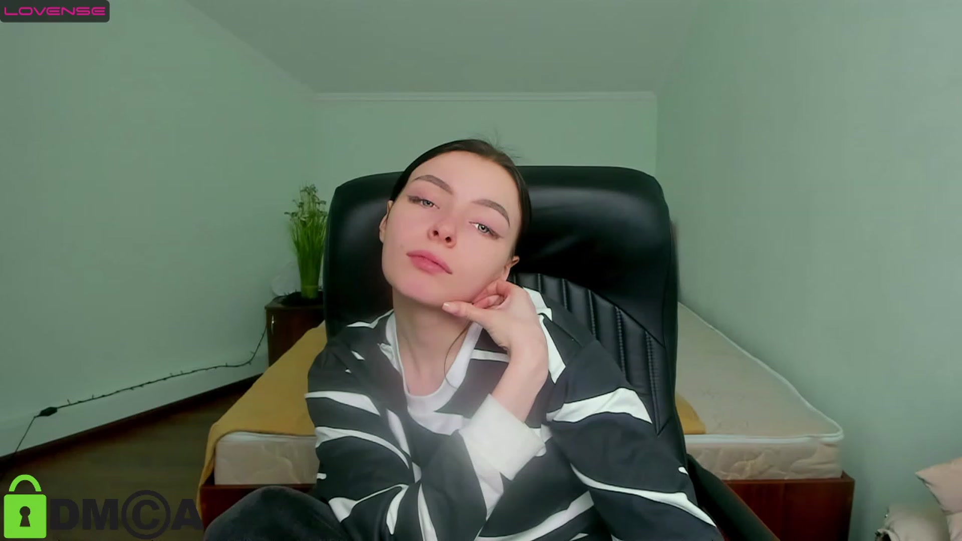 Gallery image thumbnail from MarryNet's myfreecams stream on, 03/07/2023, 12:10 image 13 of 20