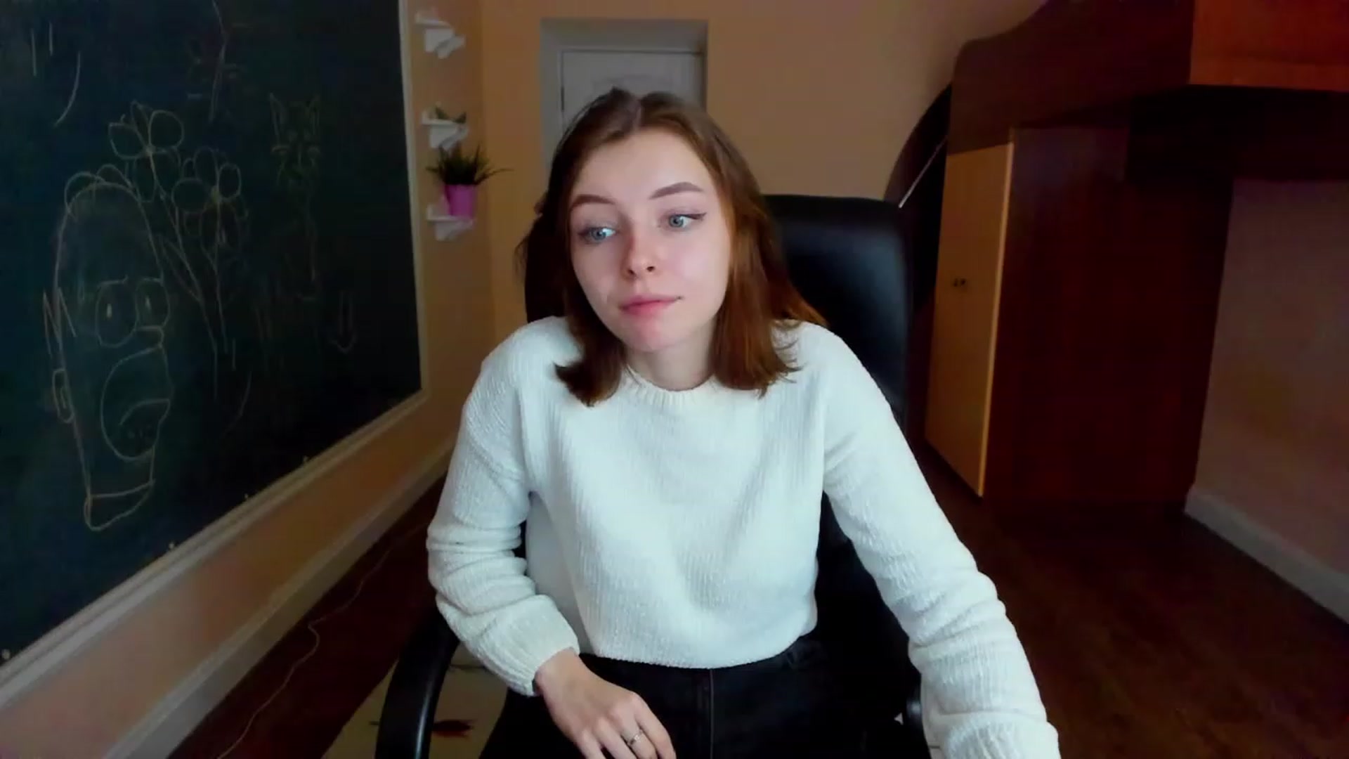 Gallery image thumbnail from MarryNett's myfreecams stream on, 11/17/2022, 12:24 image 8 of 20