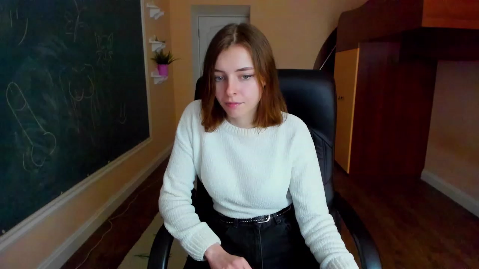 Gallery image thumbnail from MarryNett's myfreecams stream on, 11/17/2022, 12:24 image 16 of 20