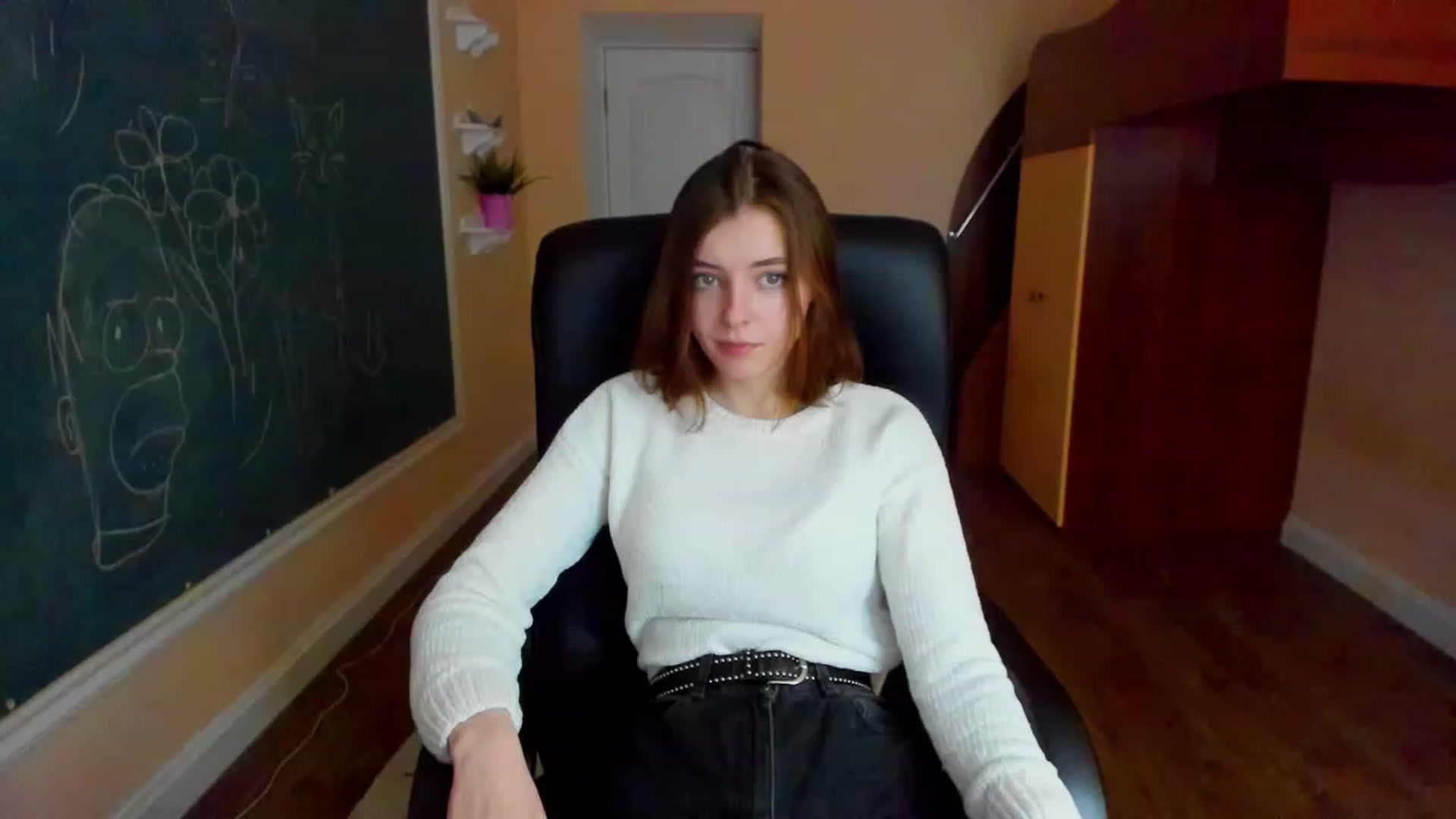 Gallery image thumbnail from MarryNett's myfreecams stream on, 11/17/2022, 12:24 image 13 of 20