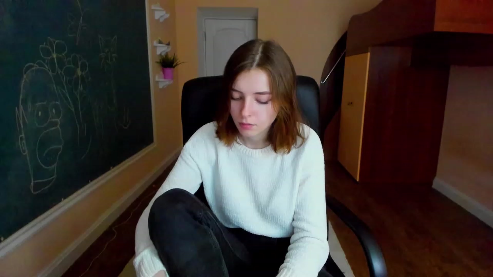 Gallery image thumbnail from MarryNett's myfreecams stream on, 11/17/2022, 12:24 image 4 of 20