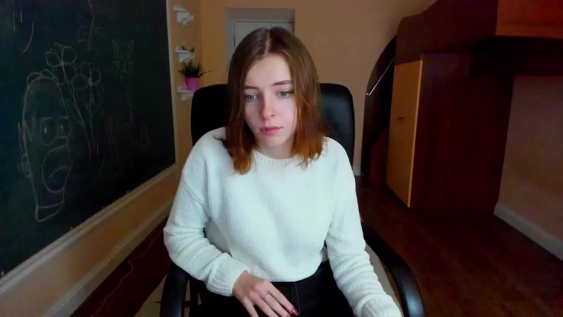 Gallery image thumbnail from MarryNett's myfreecams stream on, 11/17/2022, 12:24 image 7 of 20
