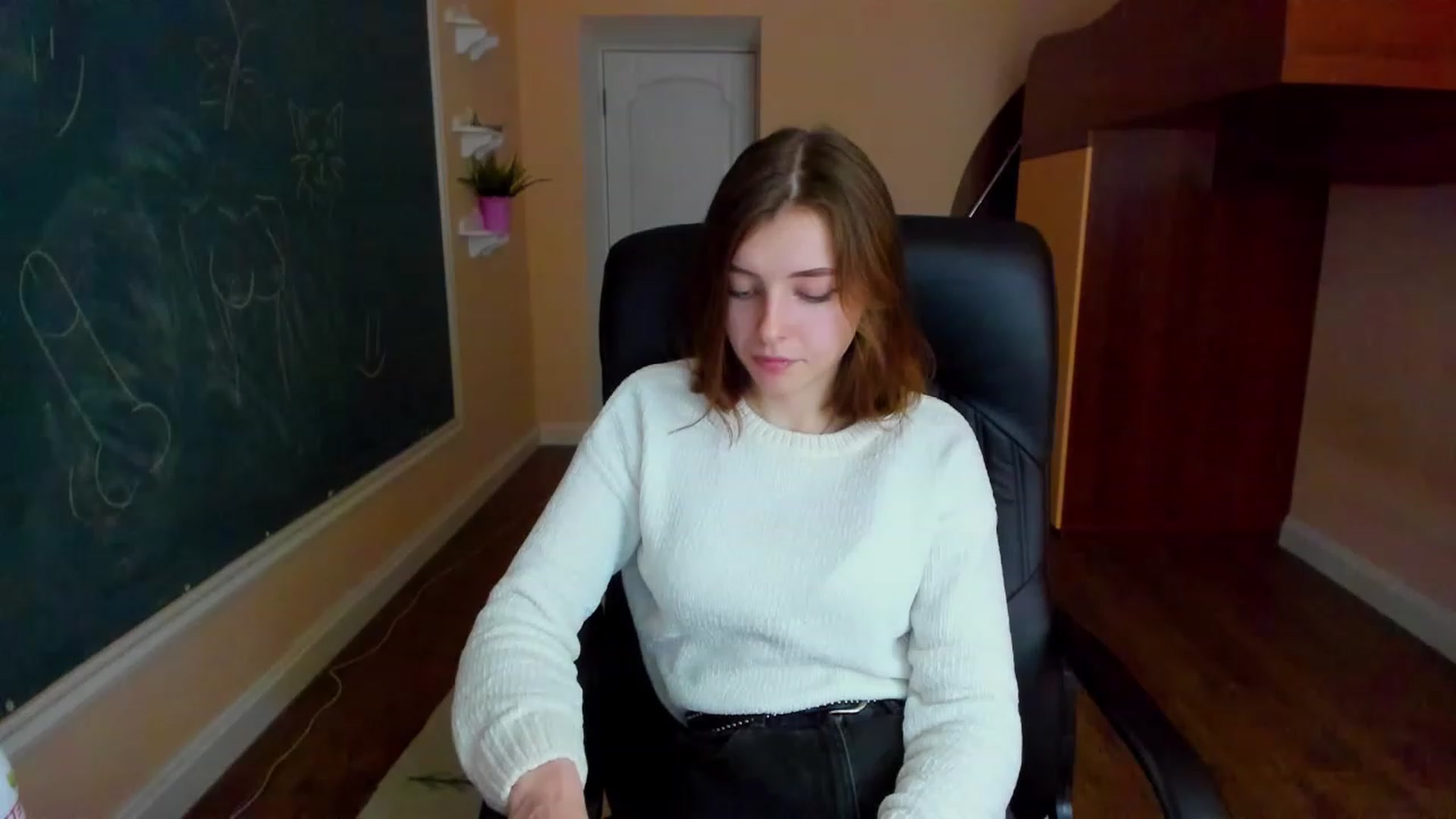 Gallery image thumbnail from MarryNett's myfreecams stream on, 11/17/2022, 12:24 image 20 of 20