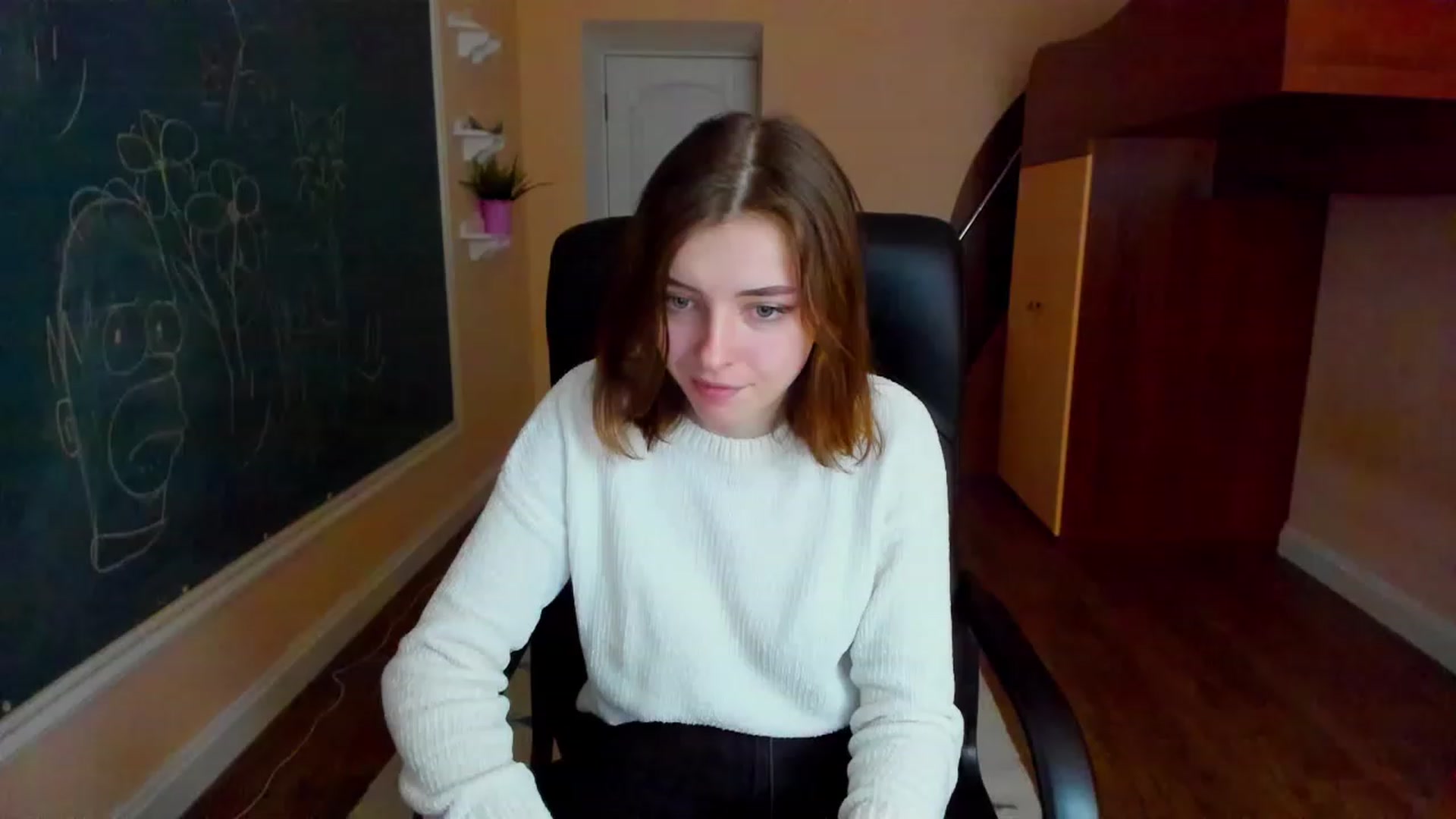 Gallery image thumbnail from MarryNett's myfreecams stream on, 11/17/2022, 12:24 image 9 of 20